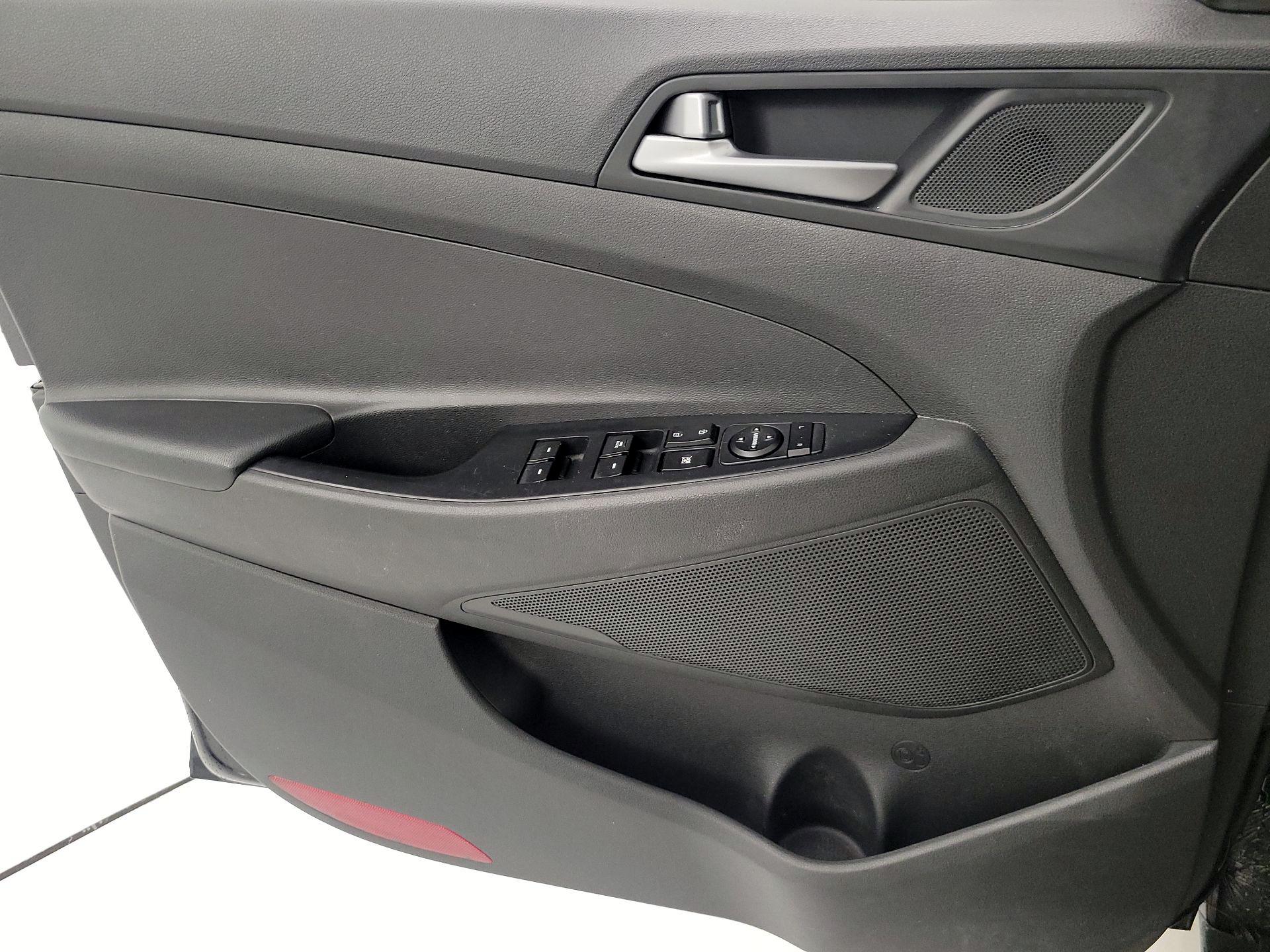 Thumbnail: 2016 Hyundai Tucson - 12