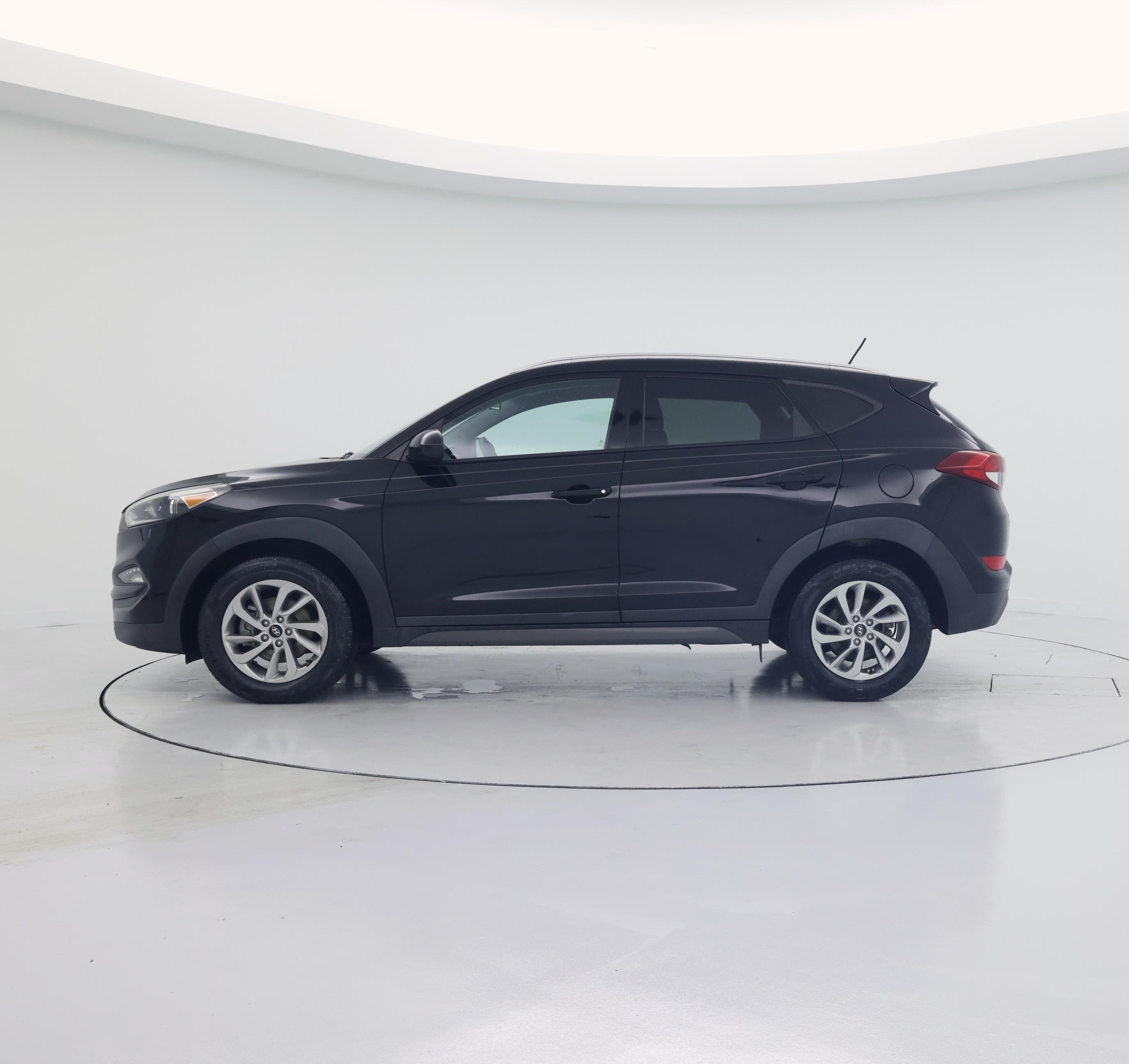 Thumbnail: 2016 Hyundai Tucson - 3