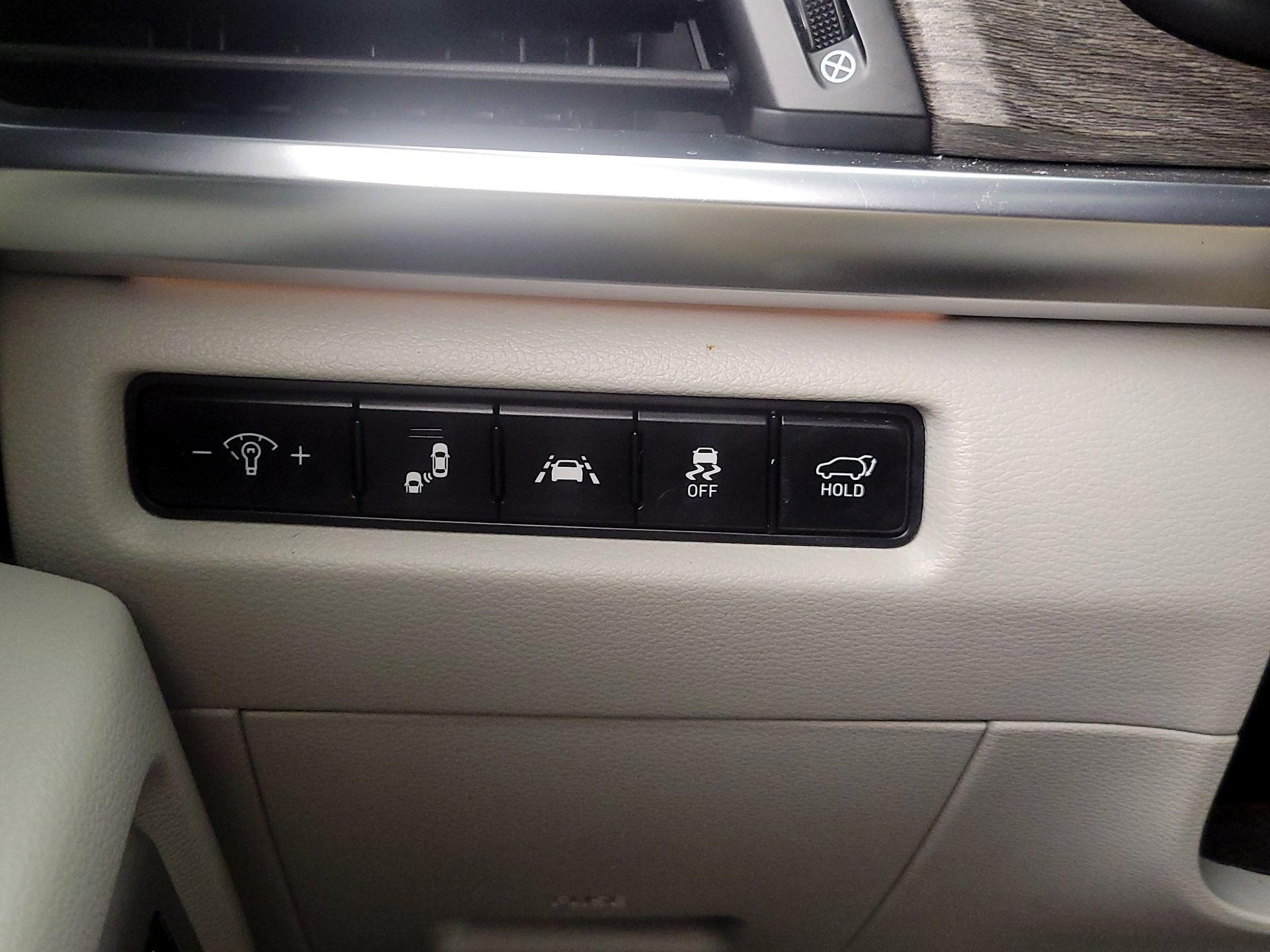 Thumbnail: 2020 Kia Telluride - 13