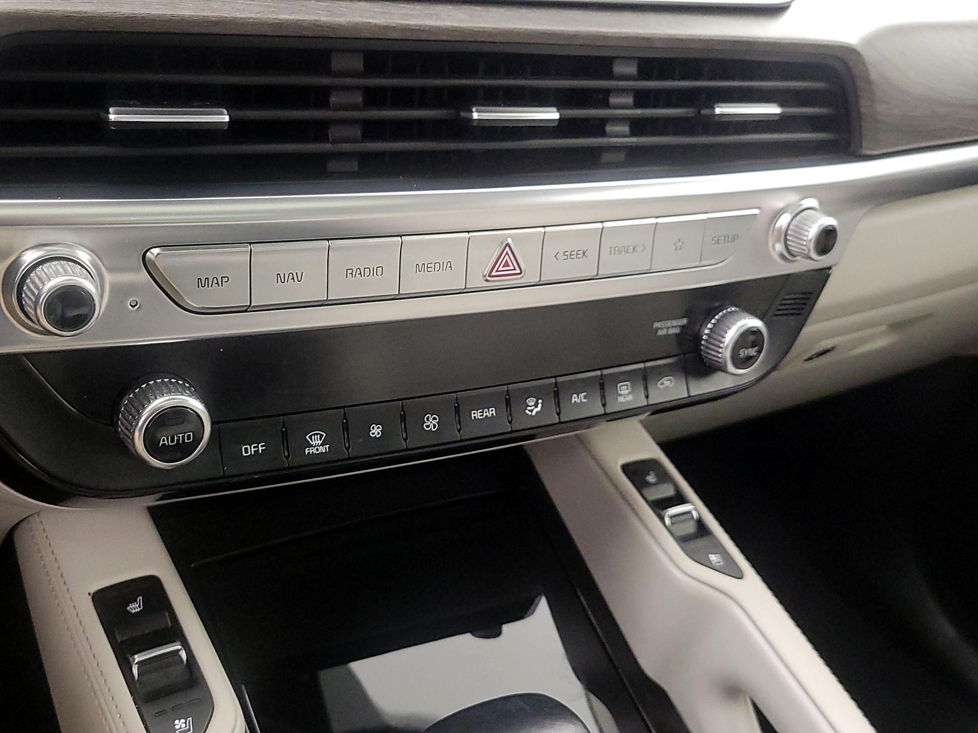 Thumbnail: 2020 Kia Telluride - 17