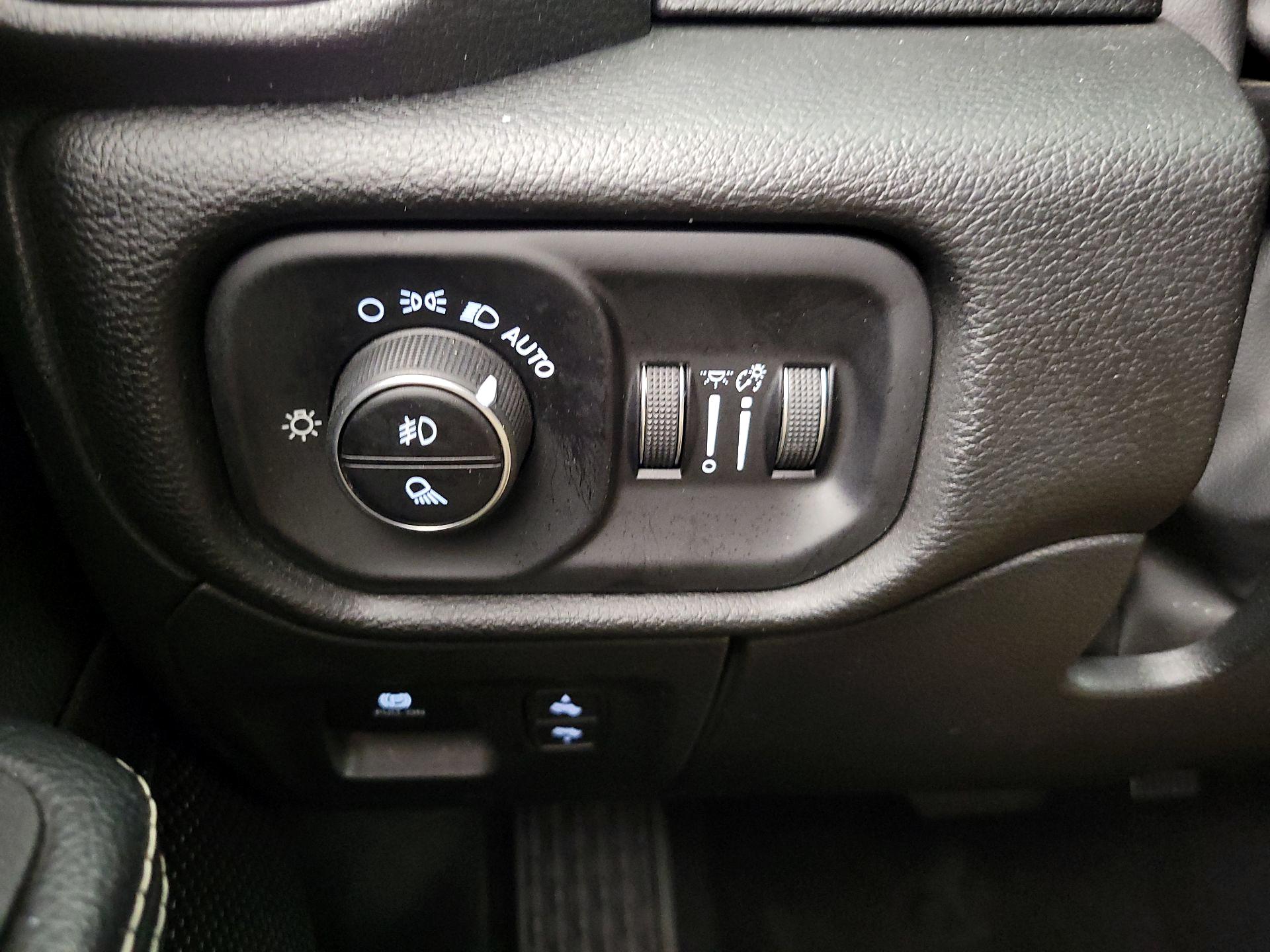 Thumbnail: 2025 RAM 1500 - 13