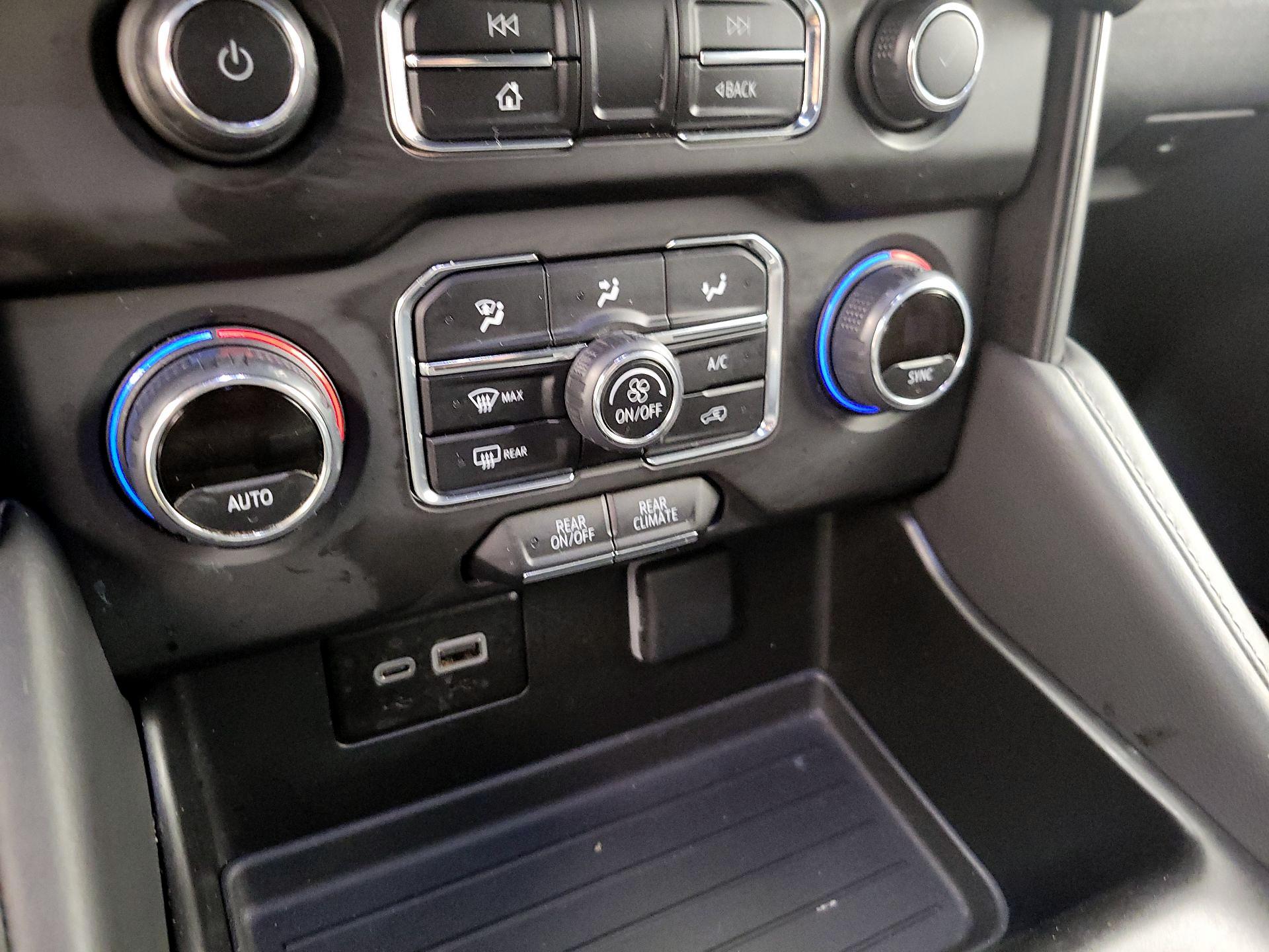 Thumbnail: 2024 Chevrolet Suburban - 16