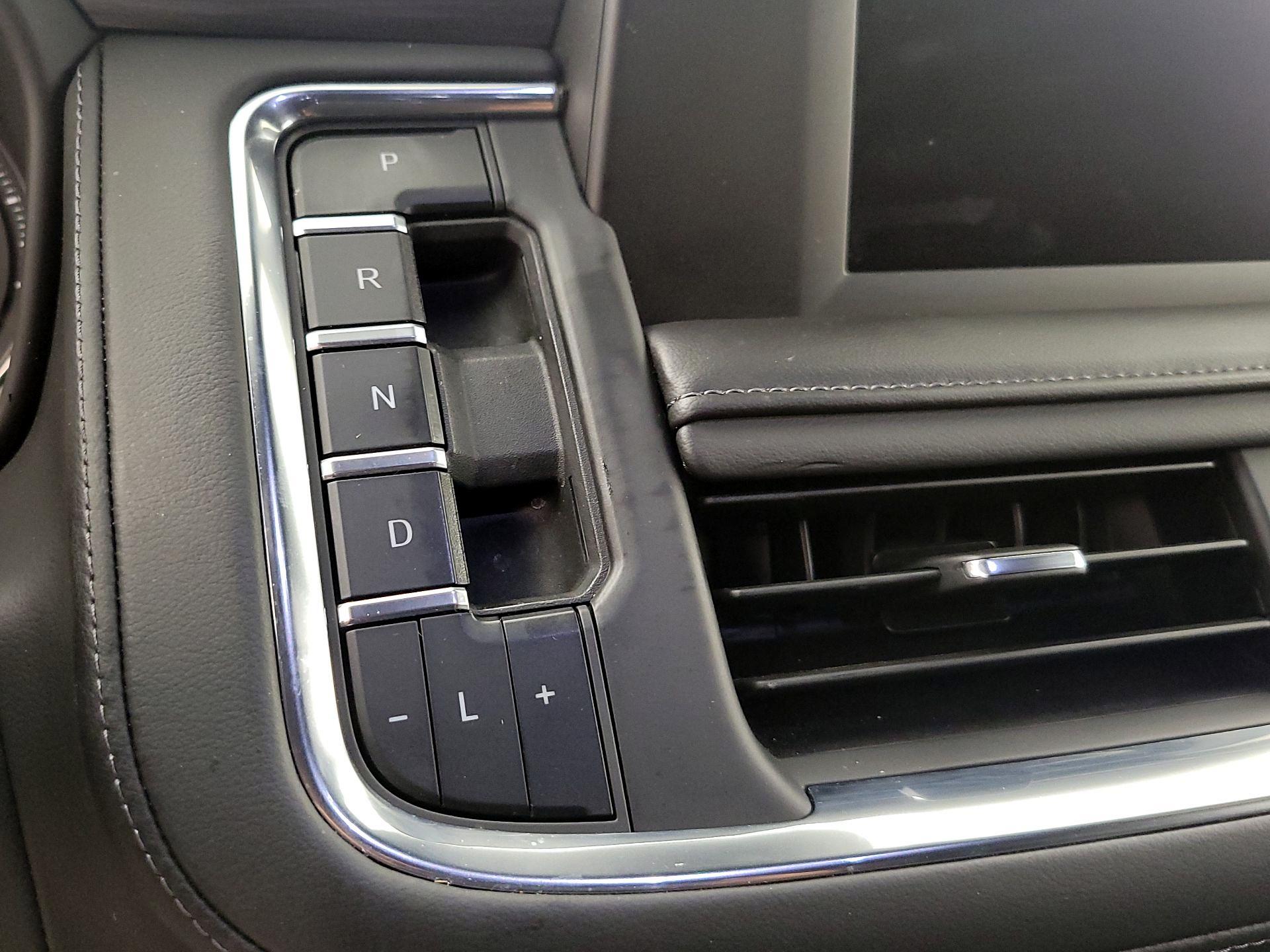 Thumbnail: 2024 Chevrolet Suburban - 17