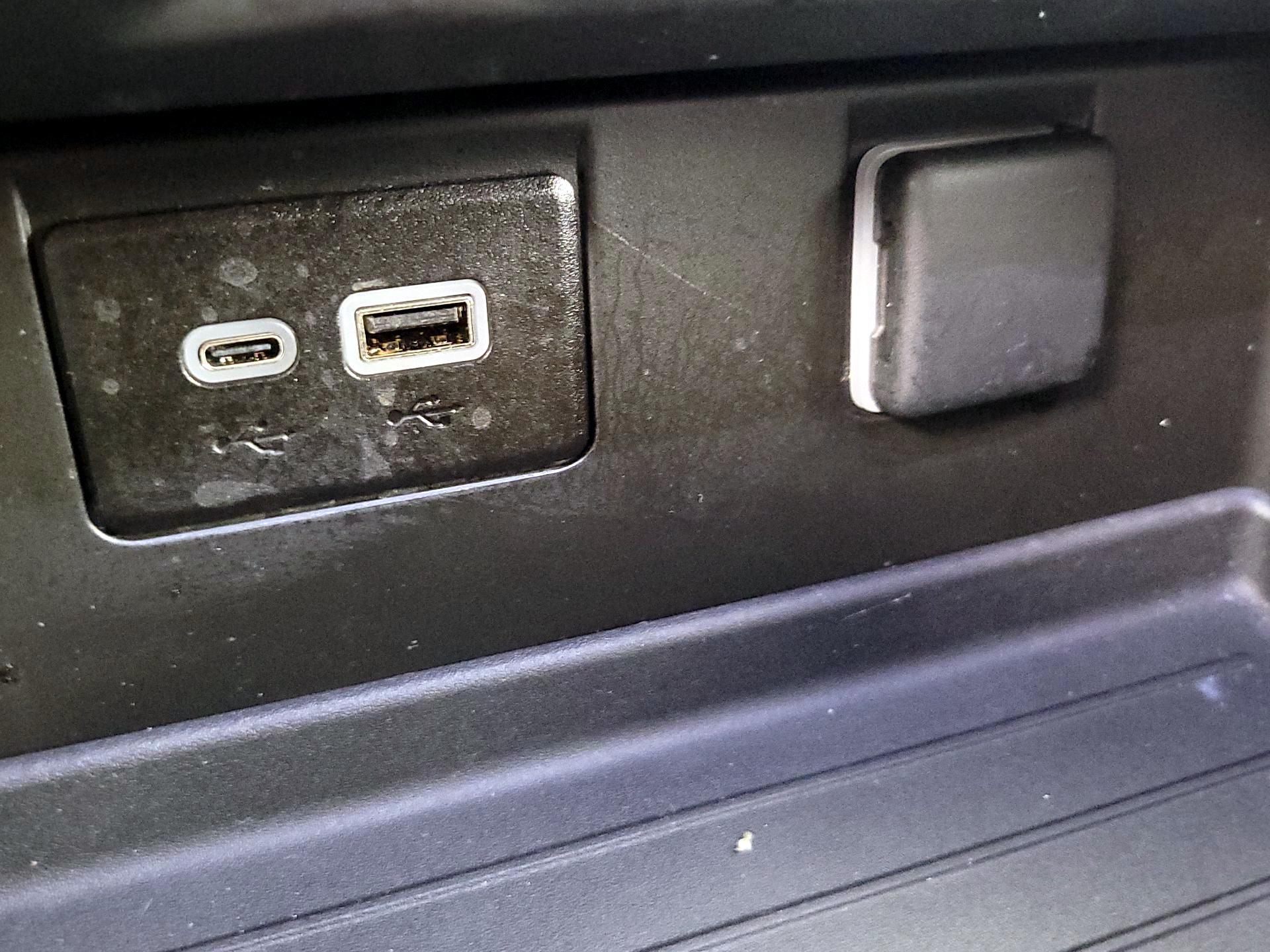 Thumbnail: 2024 Chevrolet Suburban - 18