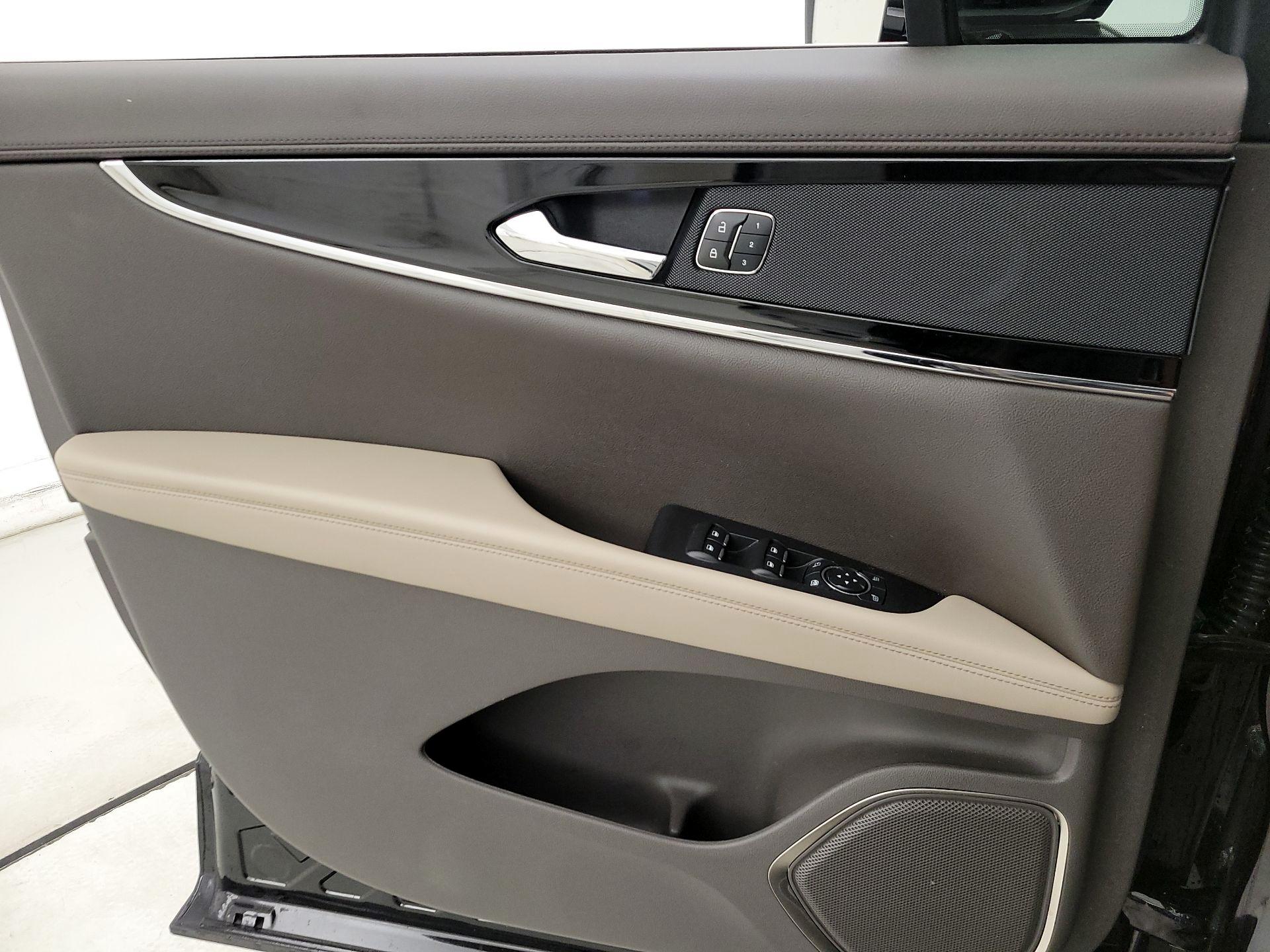 Thumbnail: 2023 Lincoln Nautilus - 12