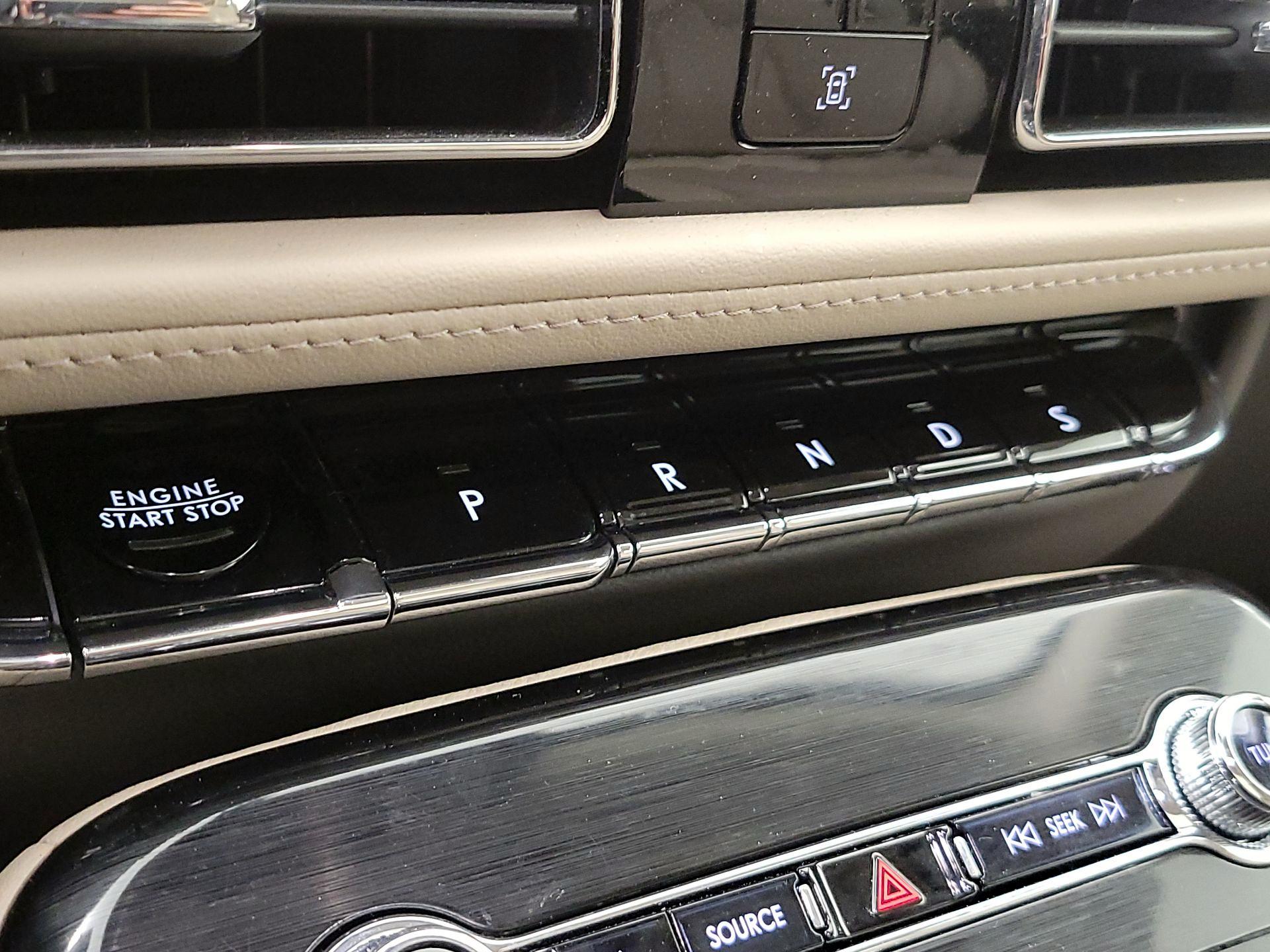 Thumbnail: 2023 Lincoln Nautilus - 18