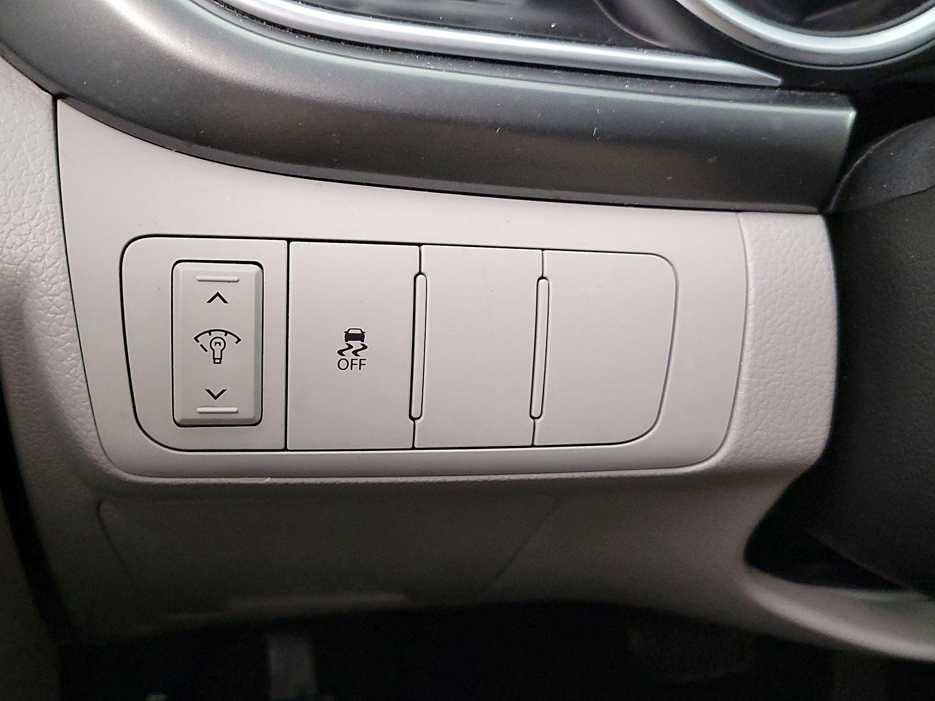 Thumbnail: 2015 Kia Optima - 13