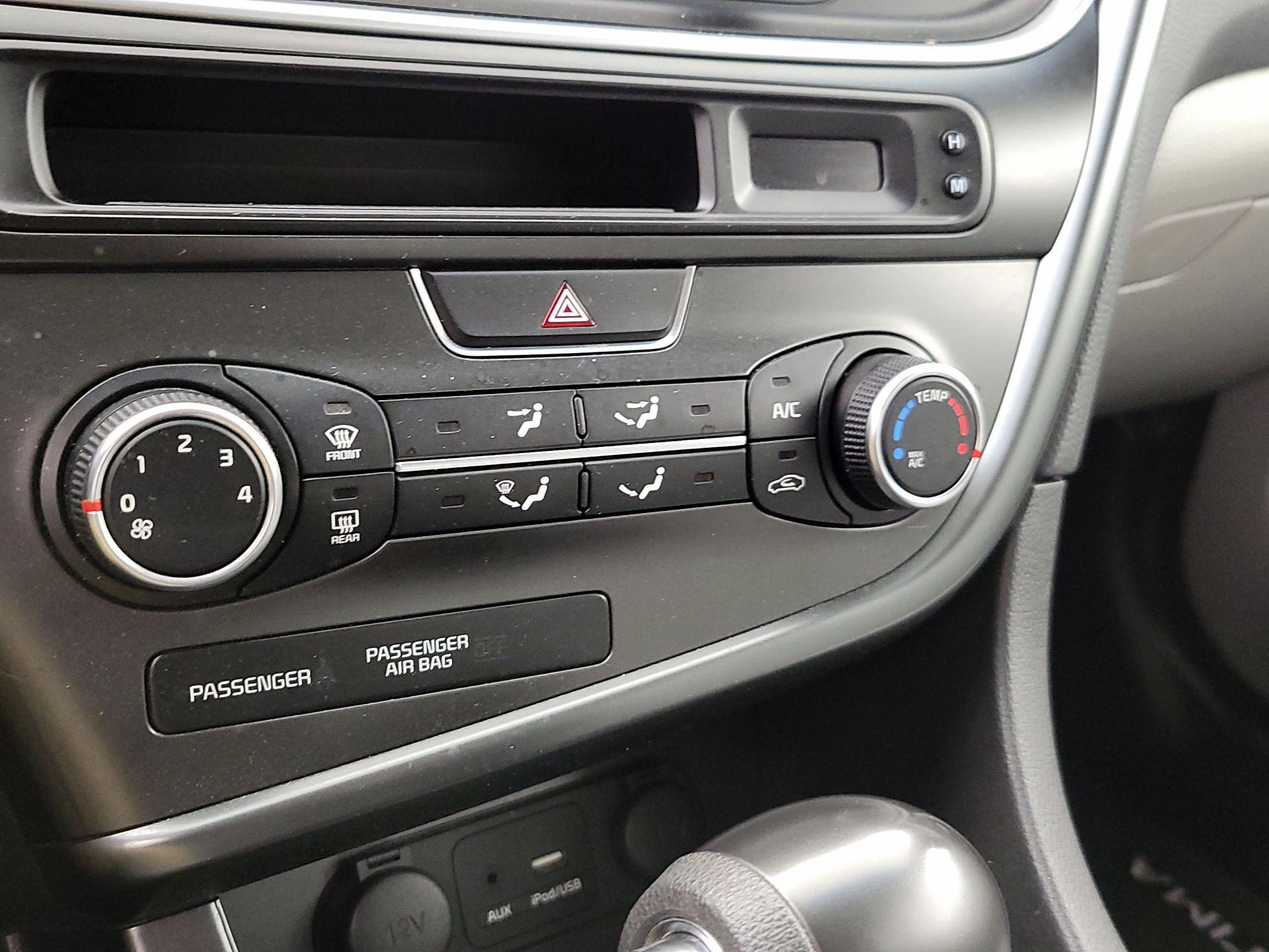 Thumbnail: 2015 Kia Optima - 15