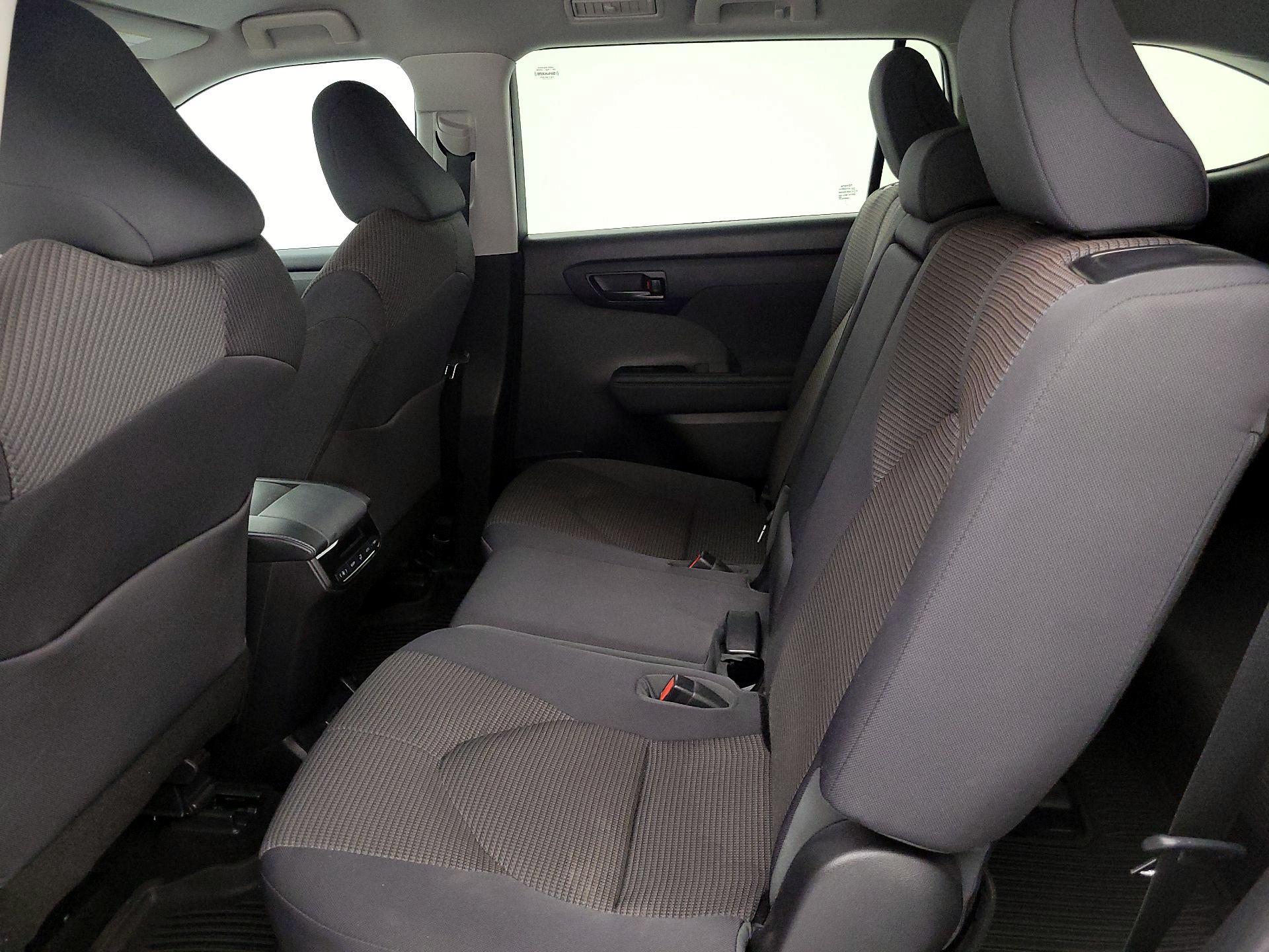 Thumbnail: 2022 Toyota Highlander - 19