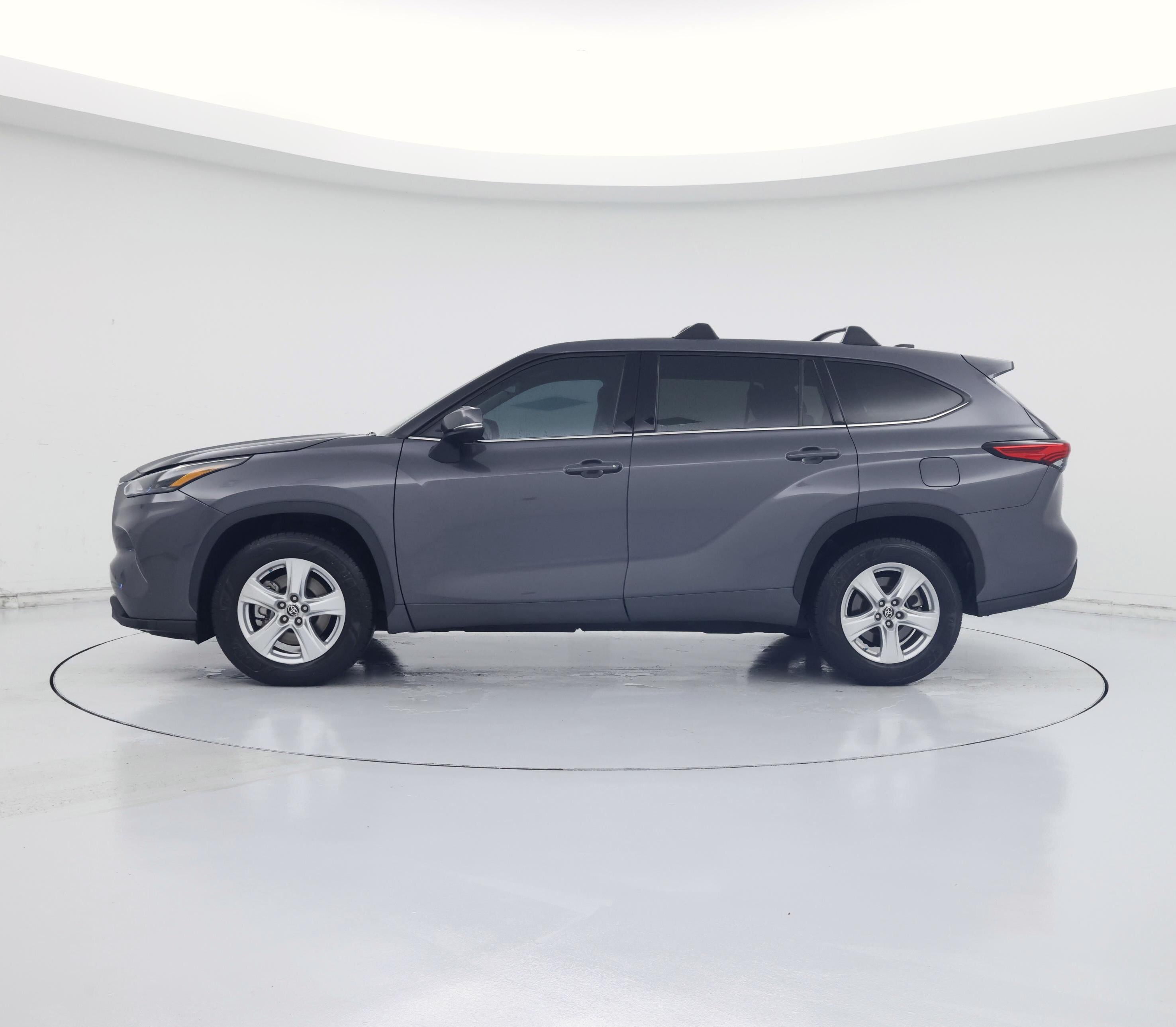 Thumbnail: 2022 Toyota Highlander - 3