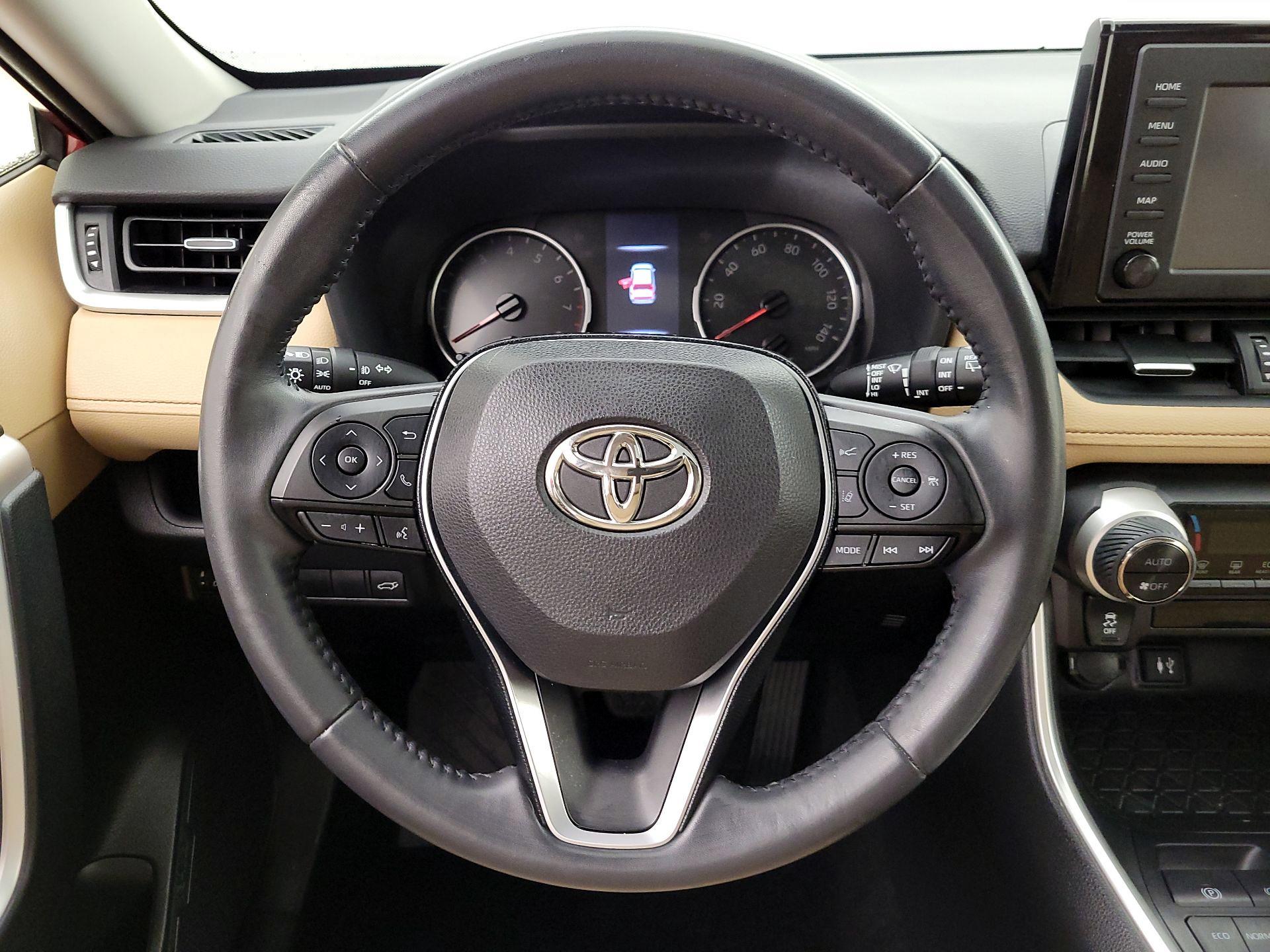 Thumbnail: 2019 Toyota RAV4 - 10