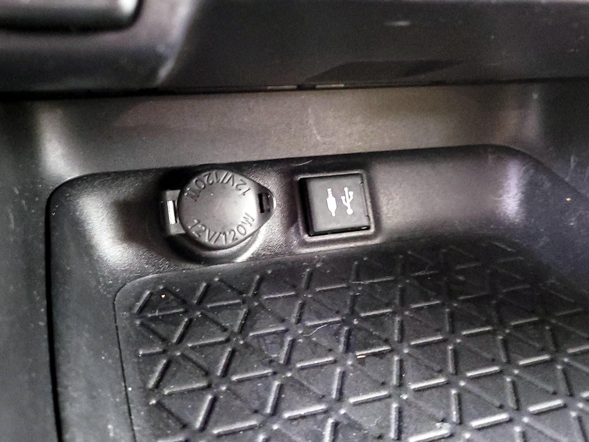 Thumbnail: 2019 Toyota RAV4 - 19