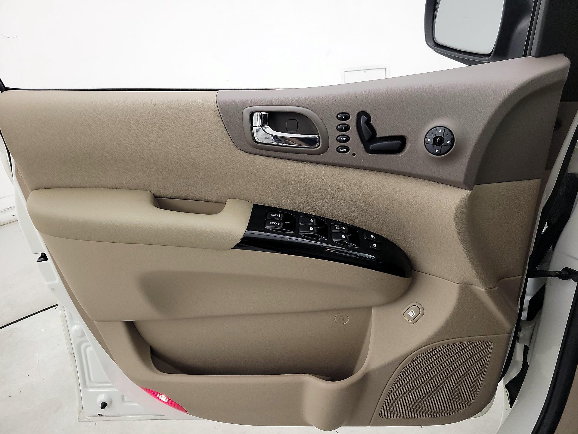 Thumbnail: 2014 Kia Sedona - 12