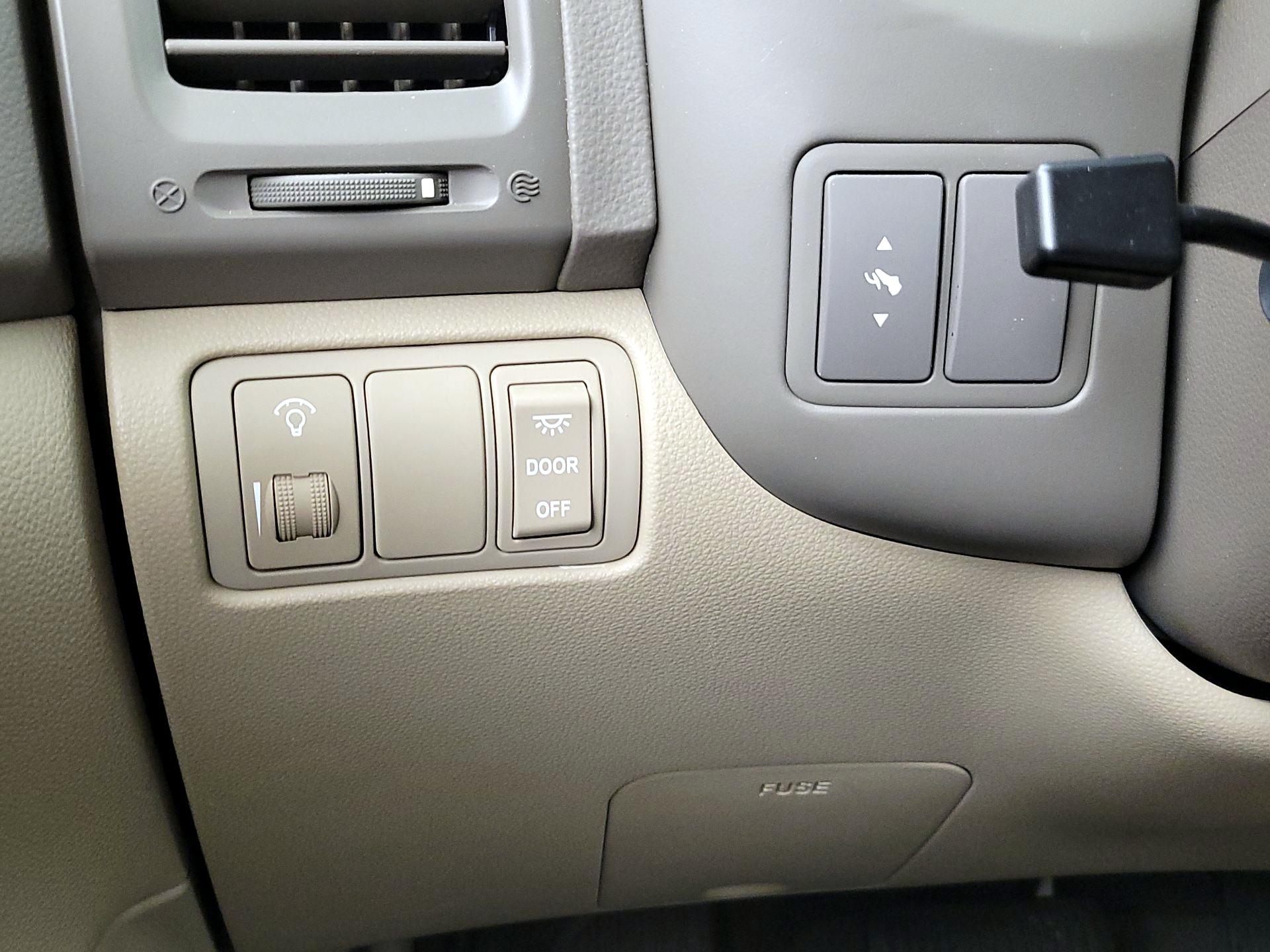 Thumbnail: 2014 Kia Sedona - 13