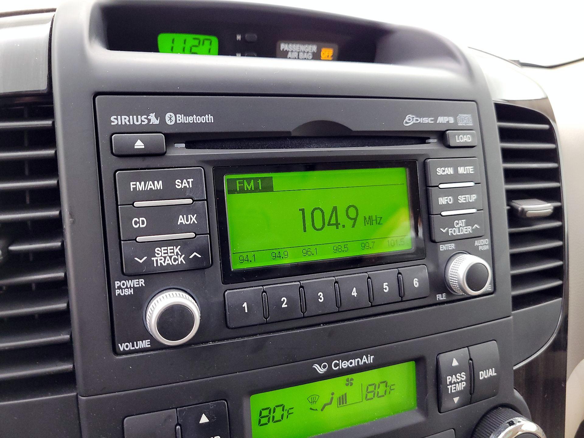 Thumbnail: 2014 Kia Sedona - 15