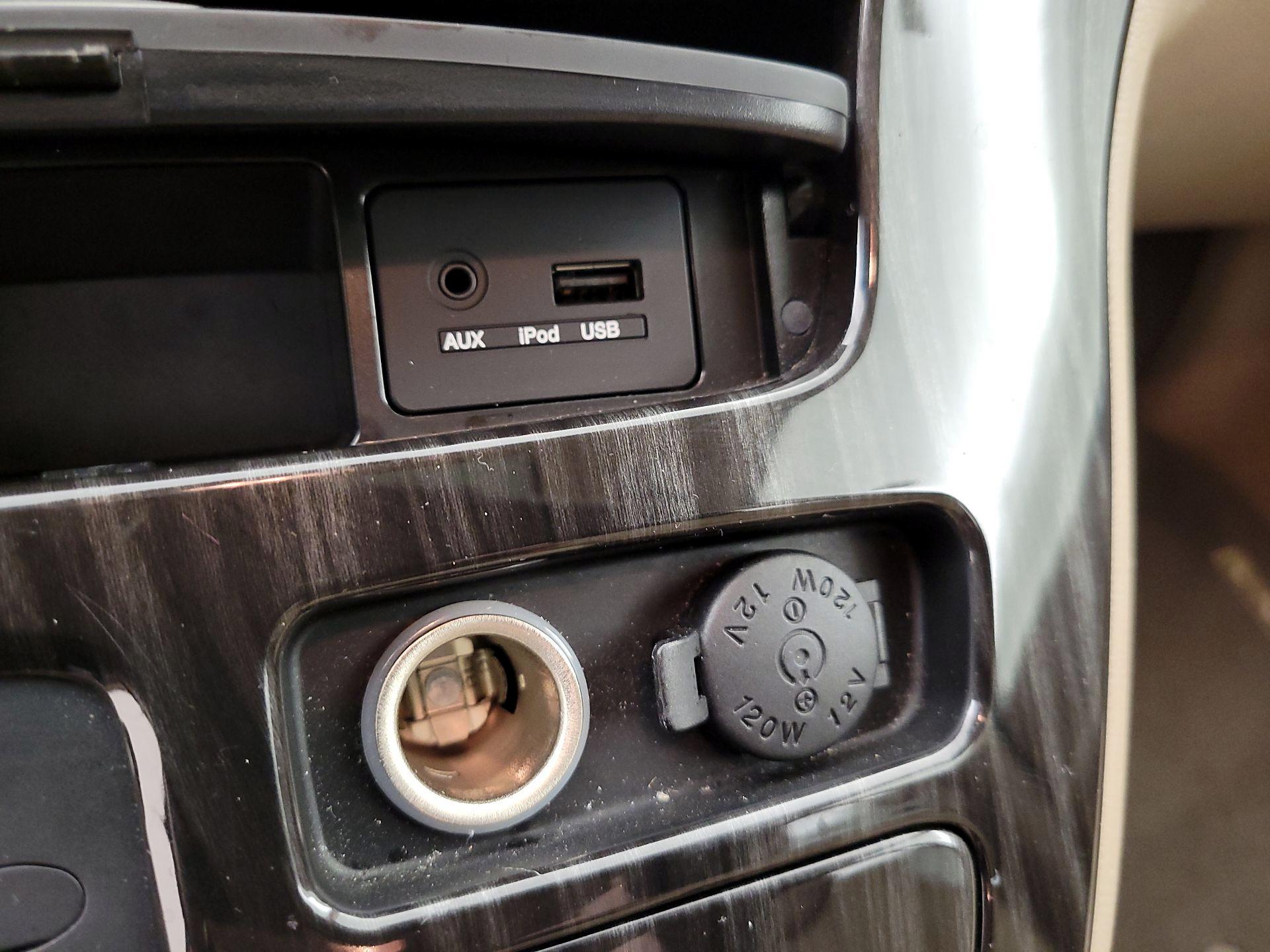 Thumbnail: 2014 Kia Sedona - 18