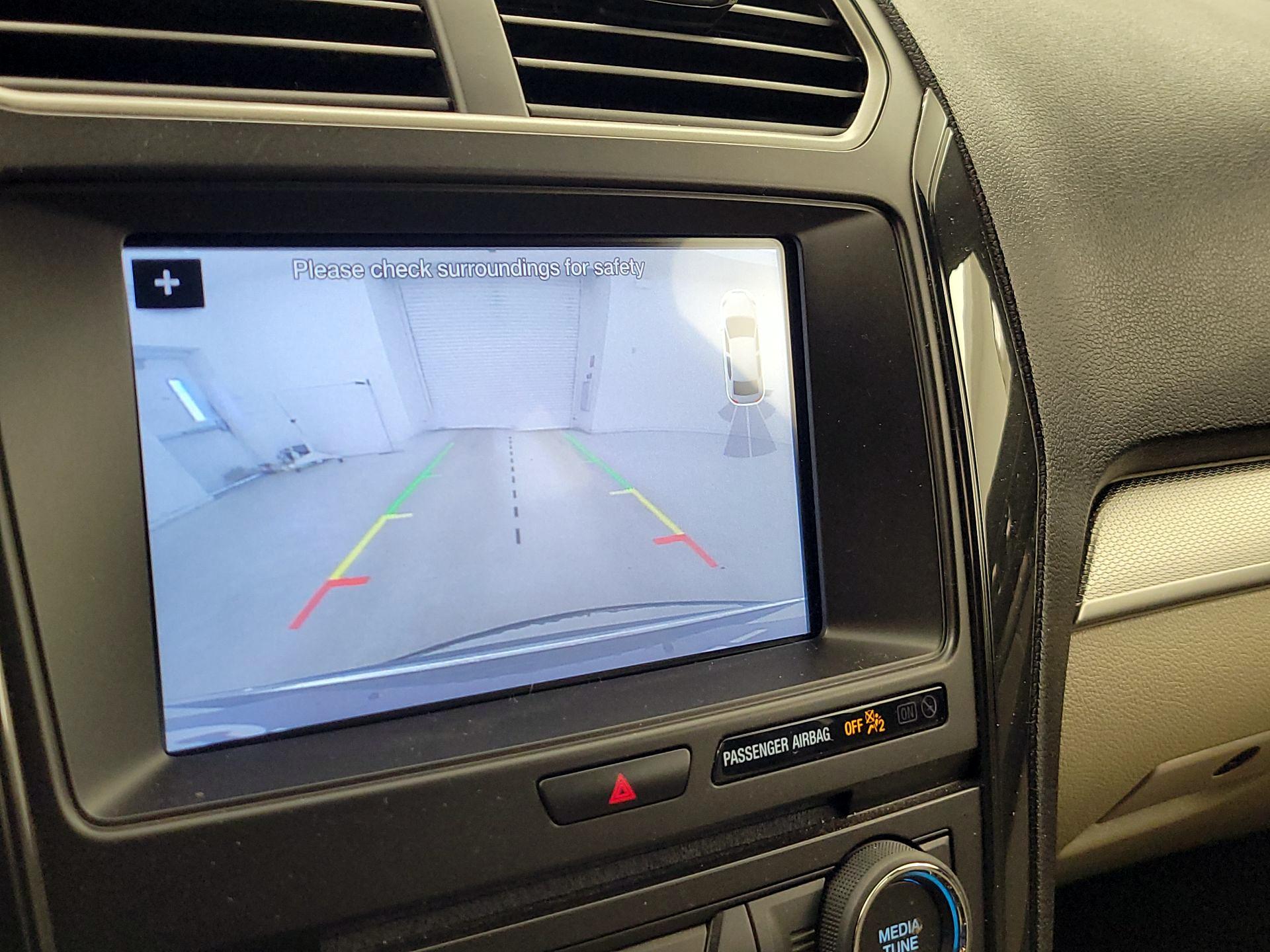 Thumbnail: 2018 Ford Explorer - 15