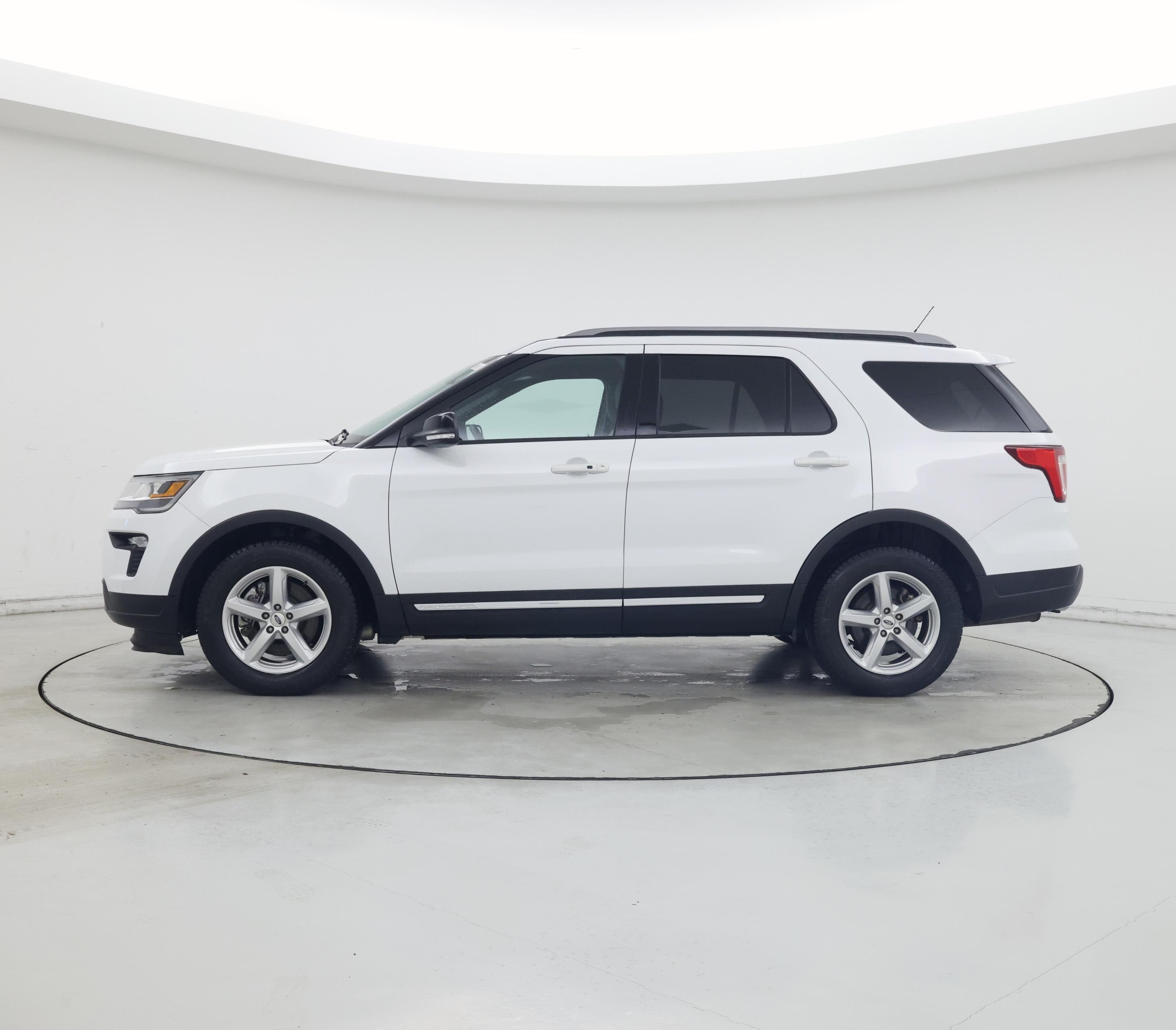 Thumbnail: 2018 Ford Explorer - 3