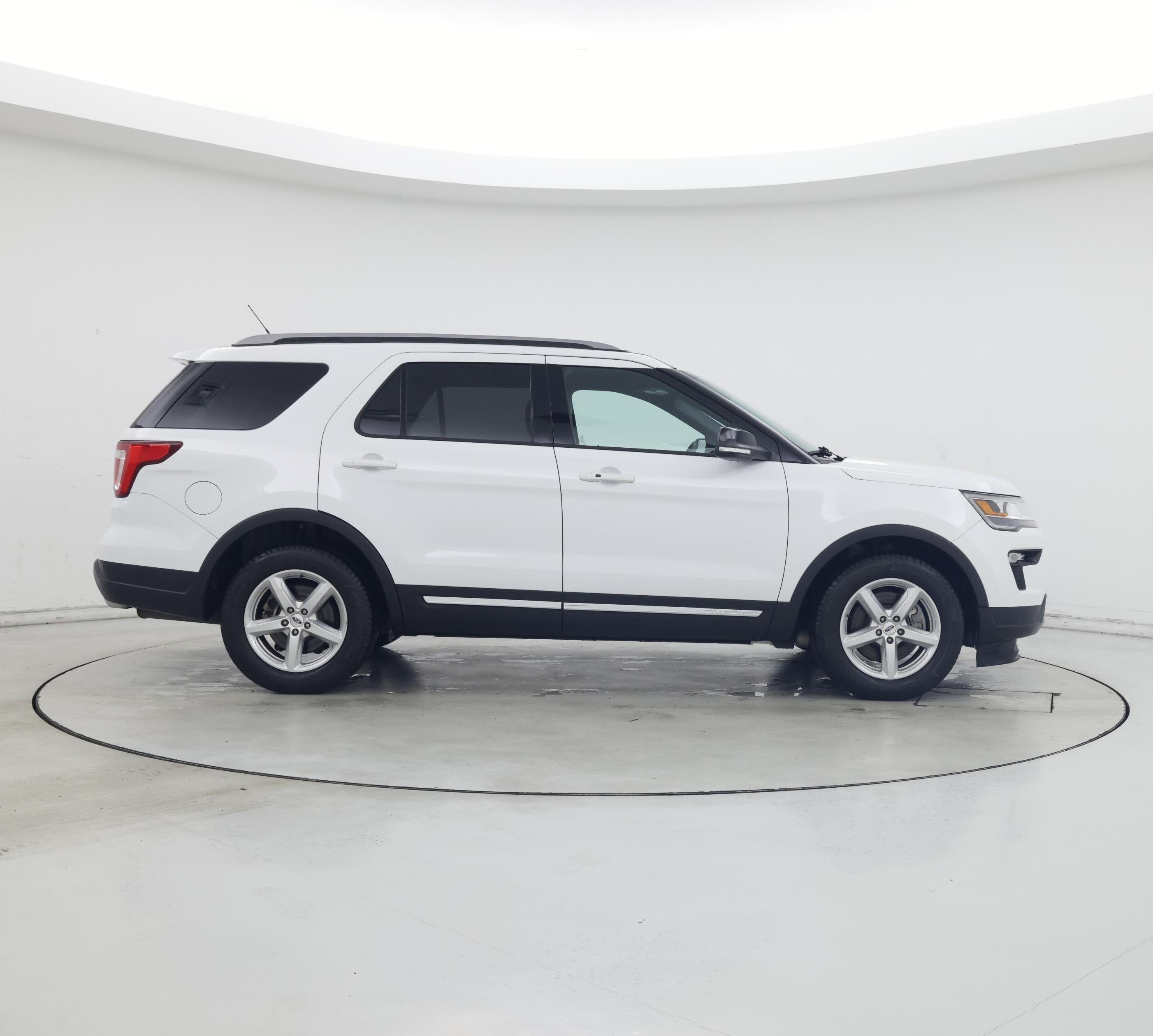 Thumbnail: 2018 Ford Explorer - 7