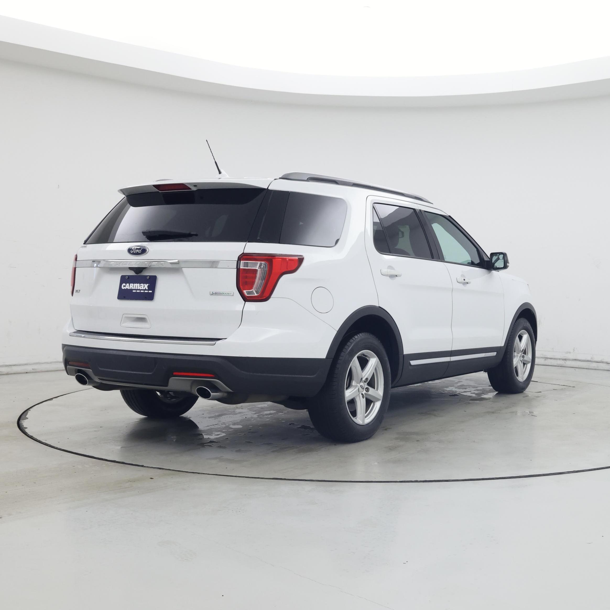 Thumbnail: 2018 Ford Explorer - 8