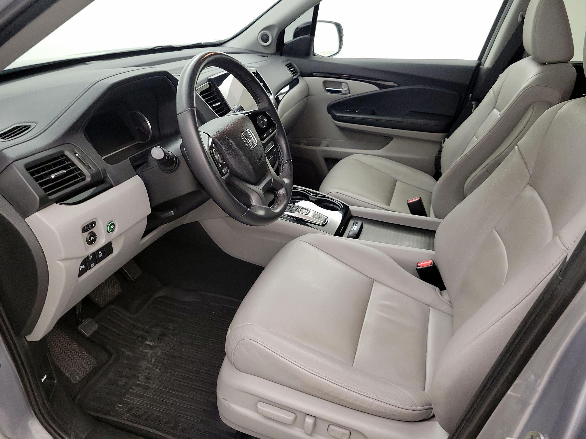 Thumbnail: 2019 Honda Pilot - 11