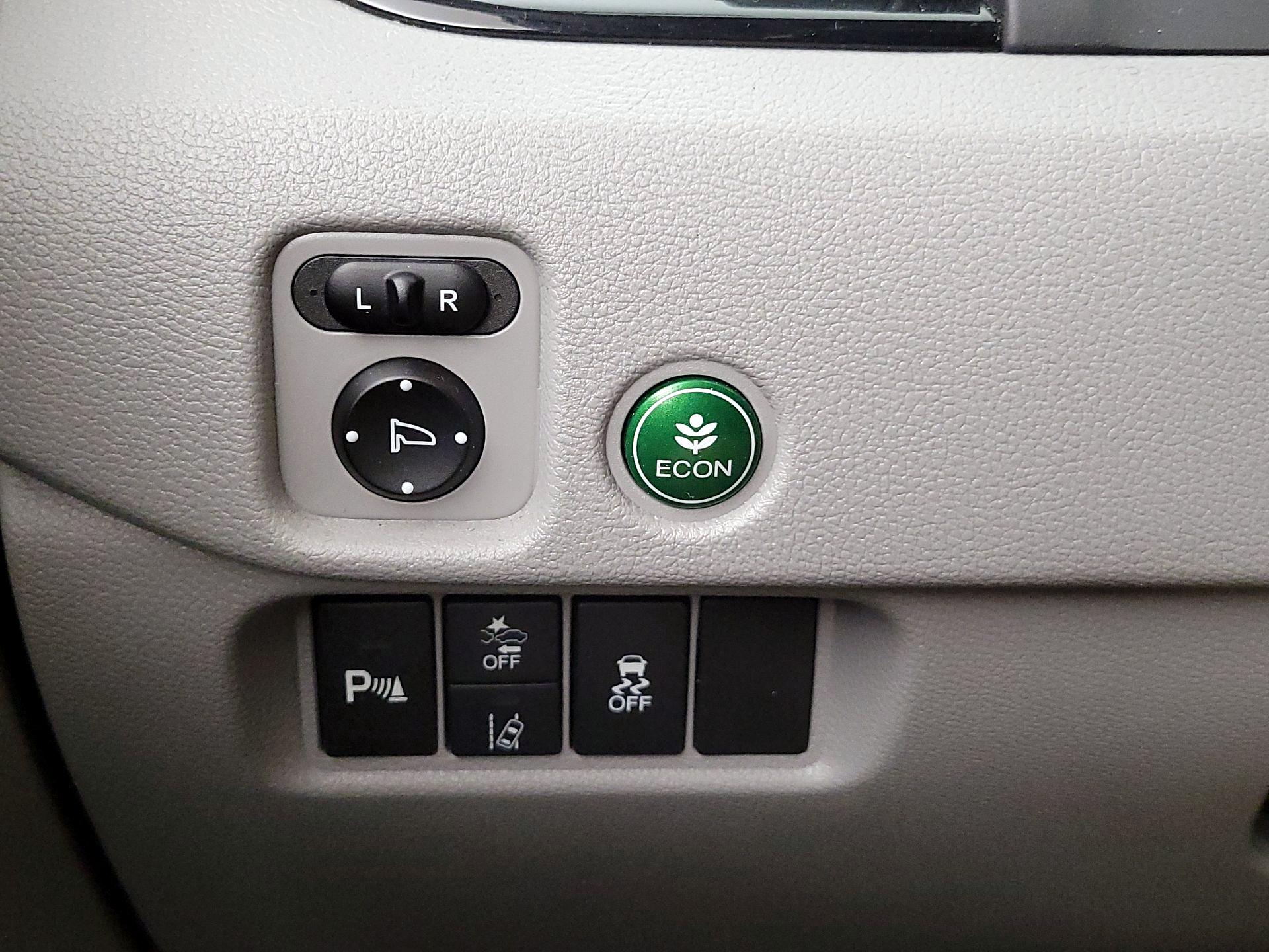 Thumbnail: 2019 Honda Pilot - 13