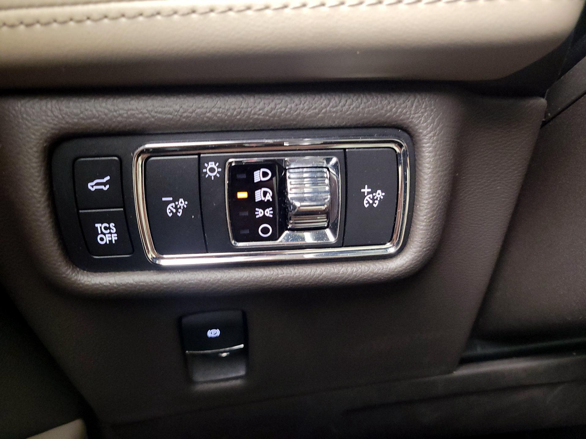 Thumbnail: 2021 Lincoln Nautilus - 13