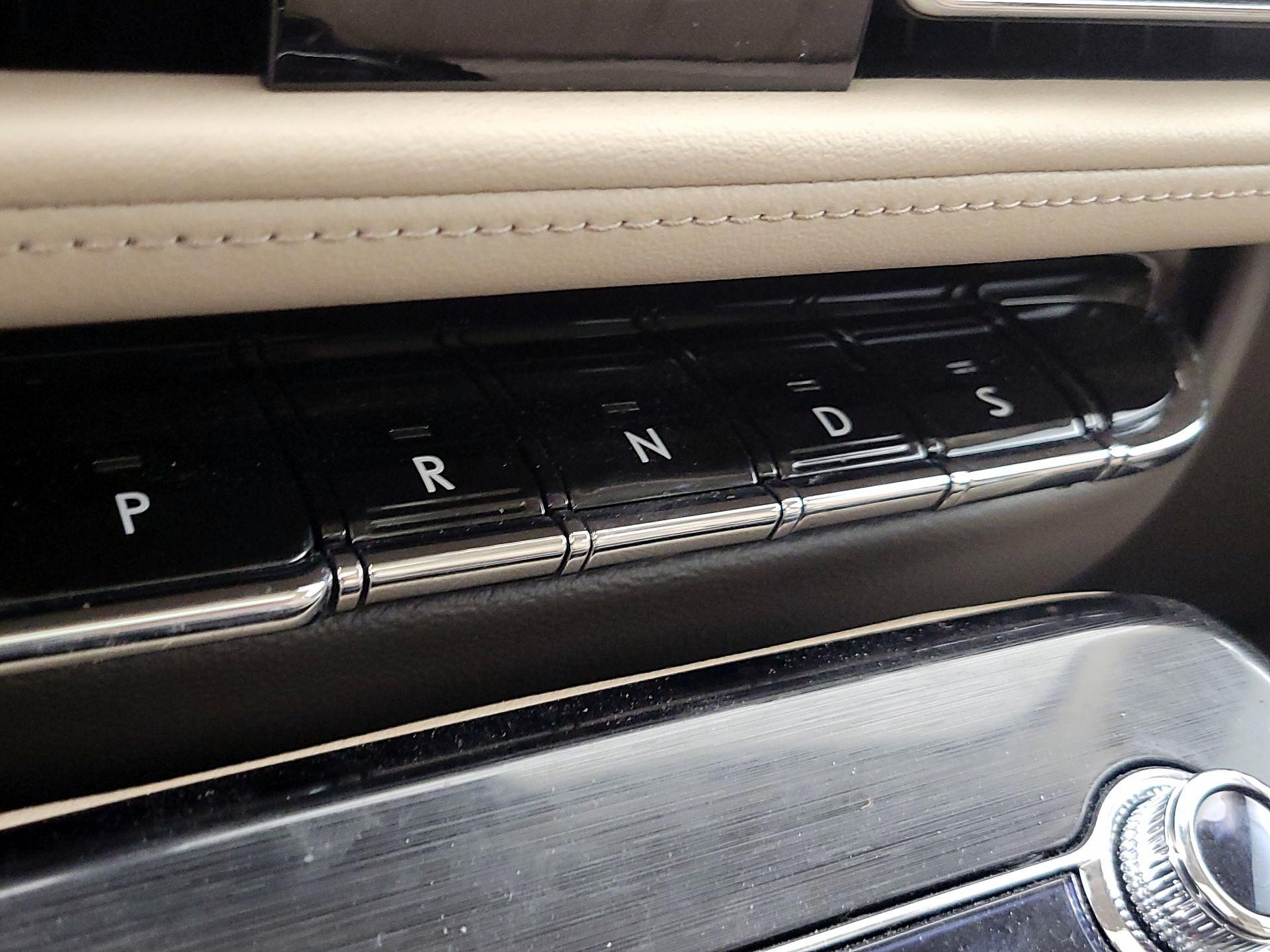 Thumbnail: 2021 Lincoln Nautilus - 18