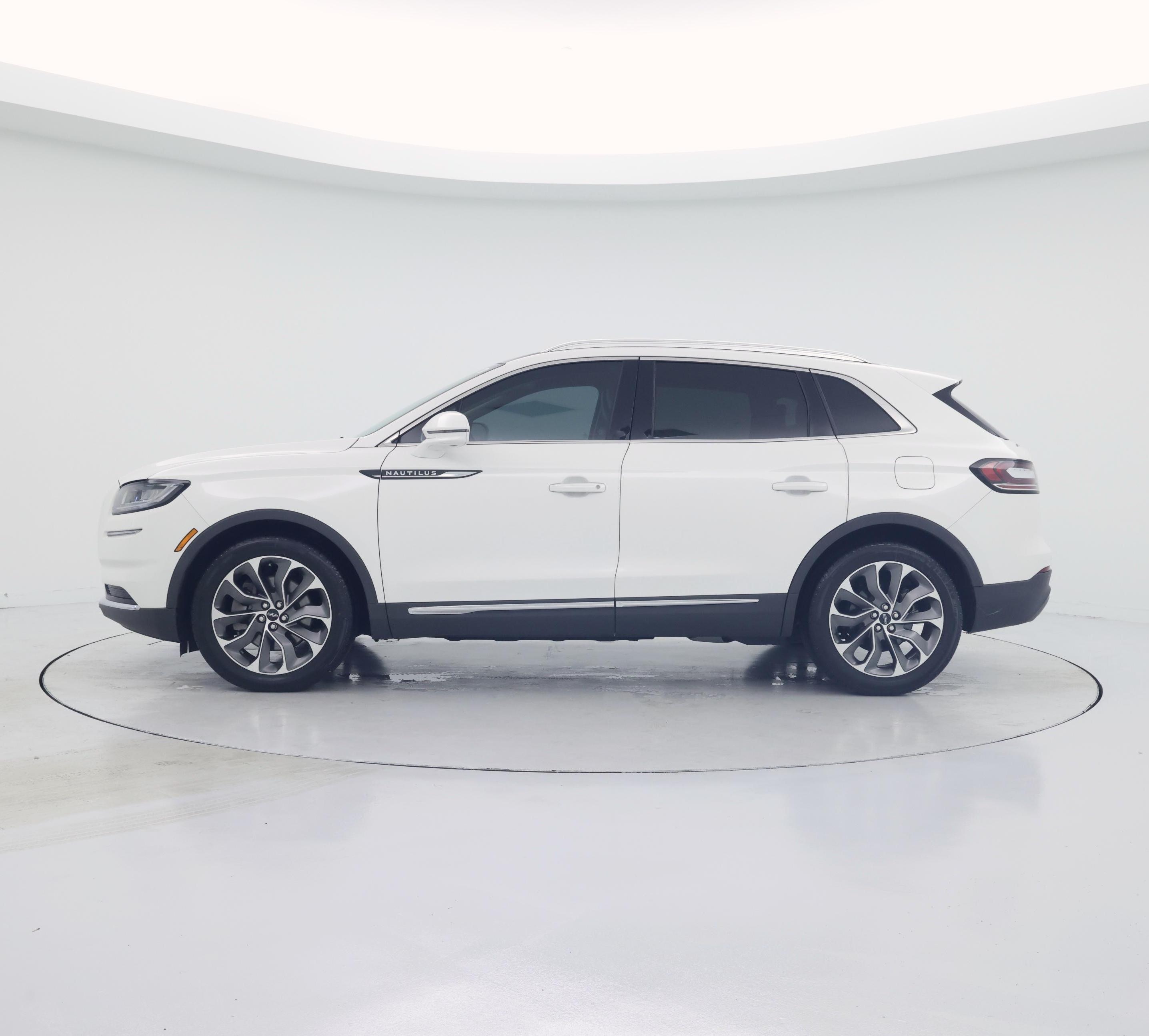 Thumbnail: 2021 Lincoln Nautilus - 3