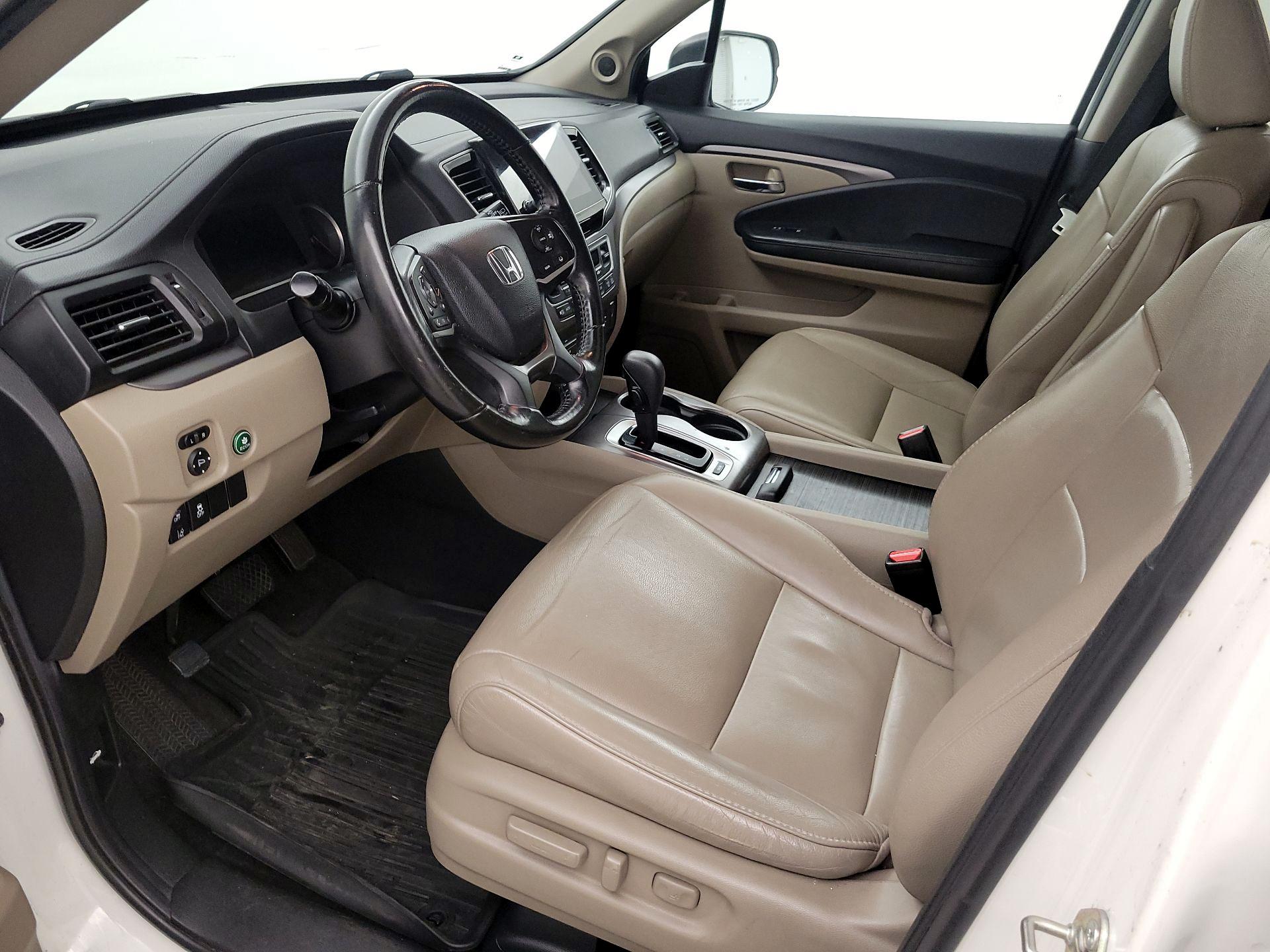 Thumbnail: 2019 Honda Pilot - 11