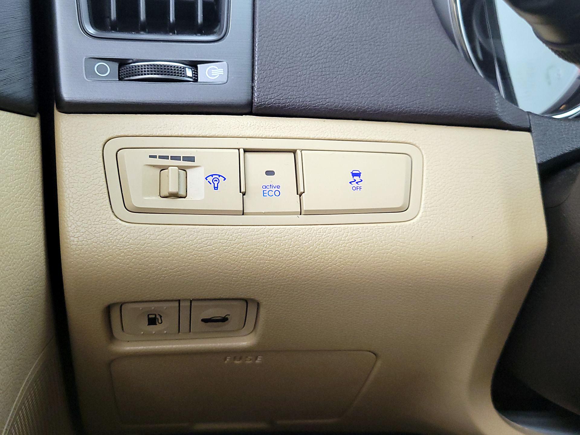 Thumbnail: 2014 Hyundai Sonata - 13