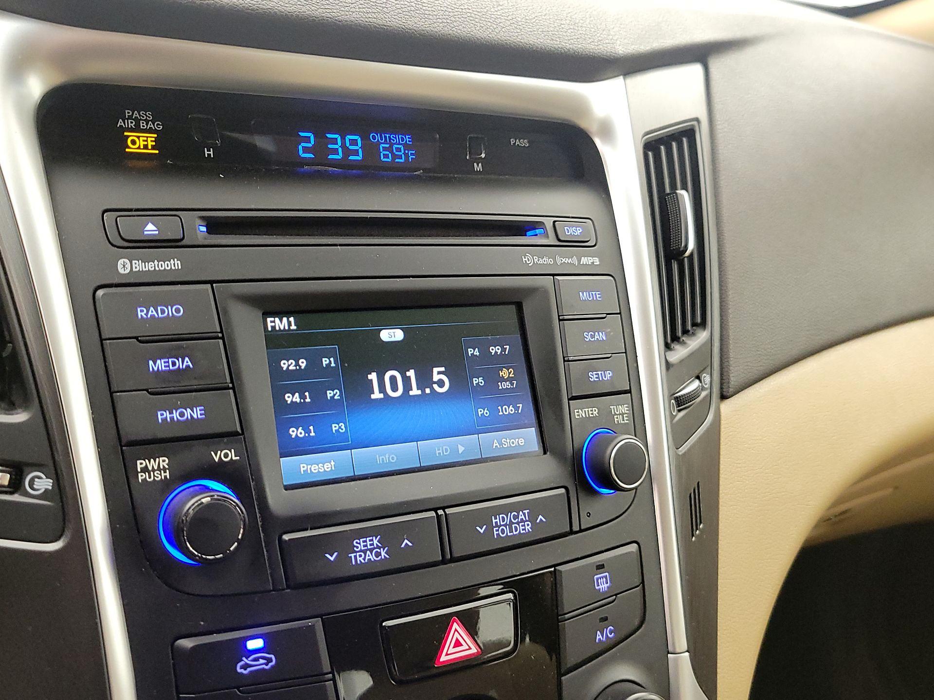 Thumbnail: 2014 Hyundai Sonata - 15