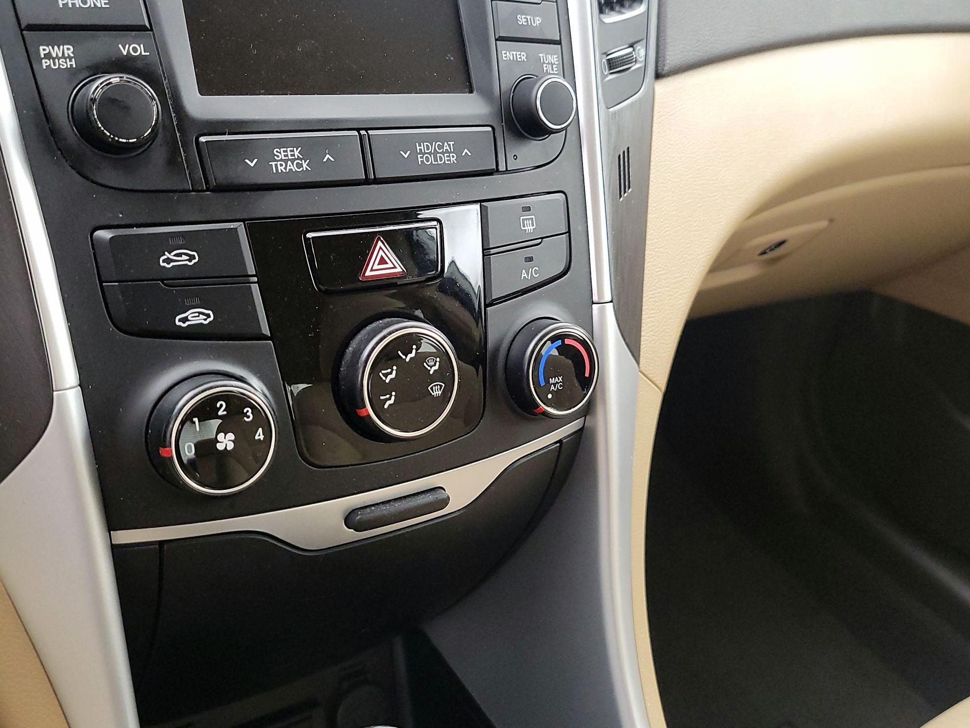 Thumbnail: 2014 Hyundai Sonata - 16