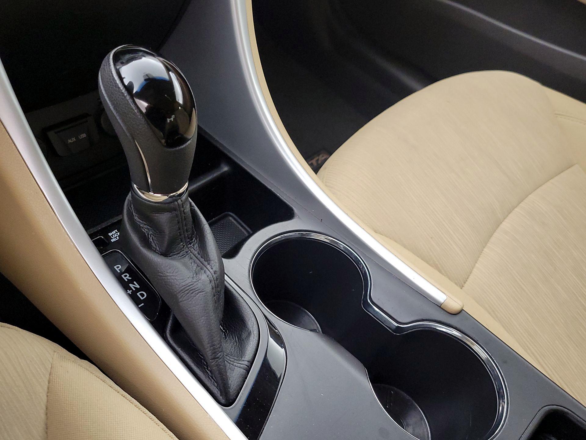 Thumbnail: 2014 Hyundai Sonata - 17