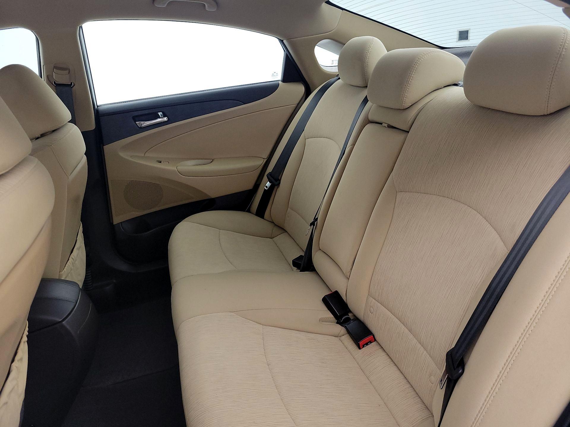 Thumbnail: 2014 Hyundai Sonata - 19