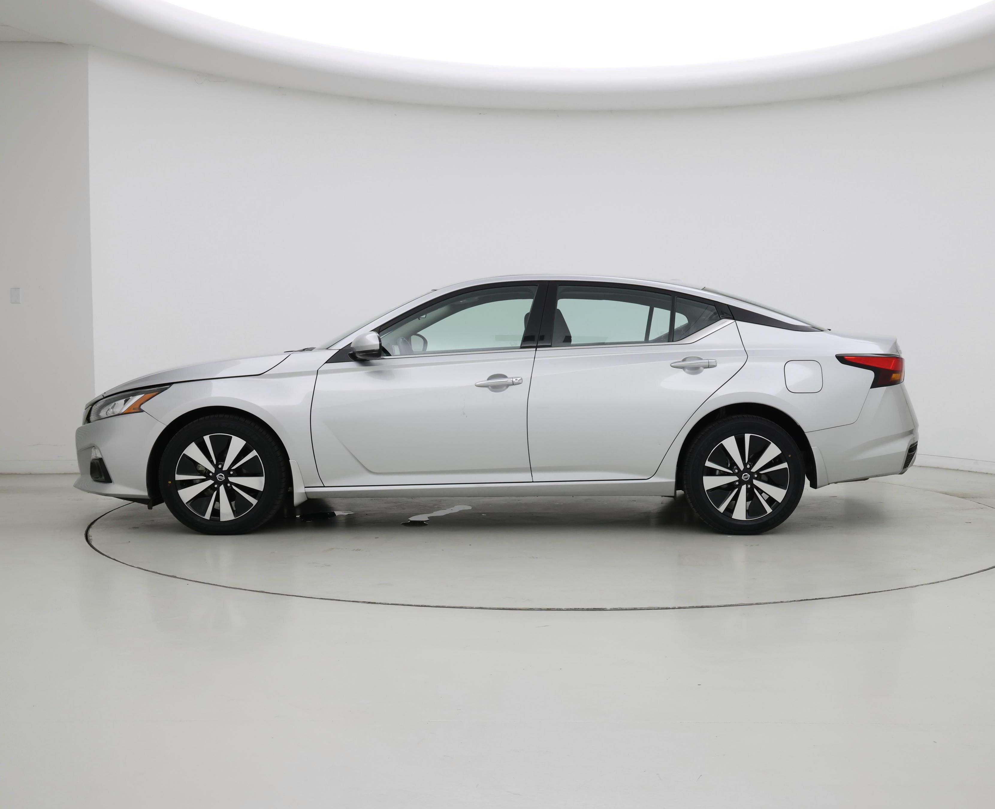 Thumbnail: 2022 Nissan Altima - 3