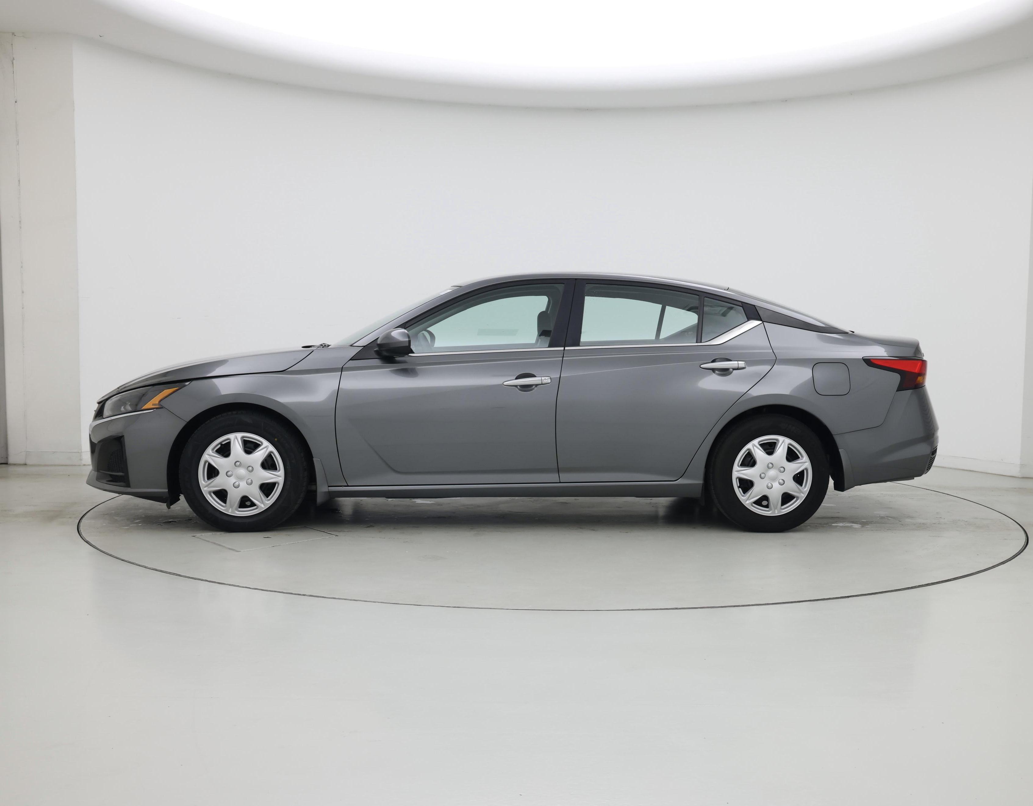 Thumbnail: 2023 Nissan Altima - 3