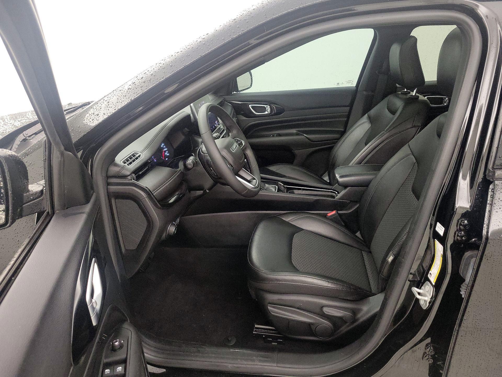 Thumbnail: 2022 Jeep Compass - 11