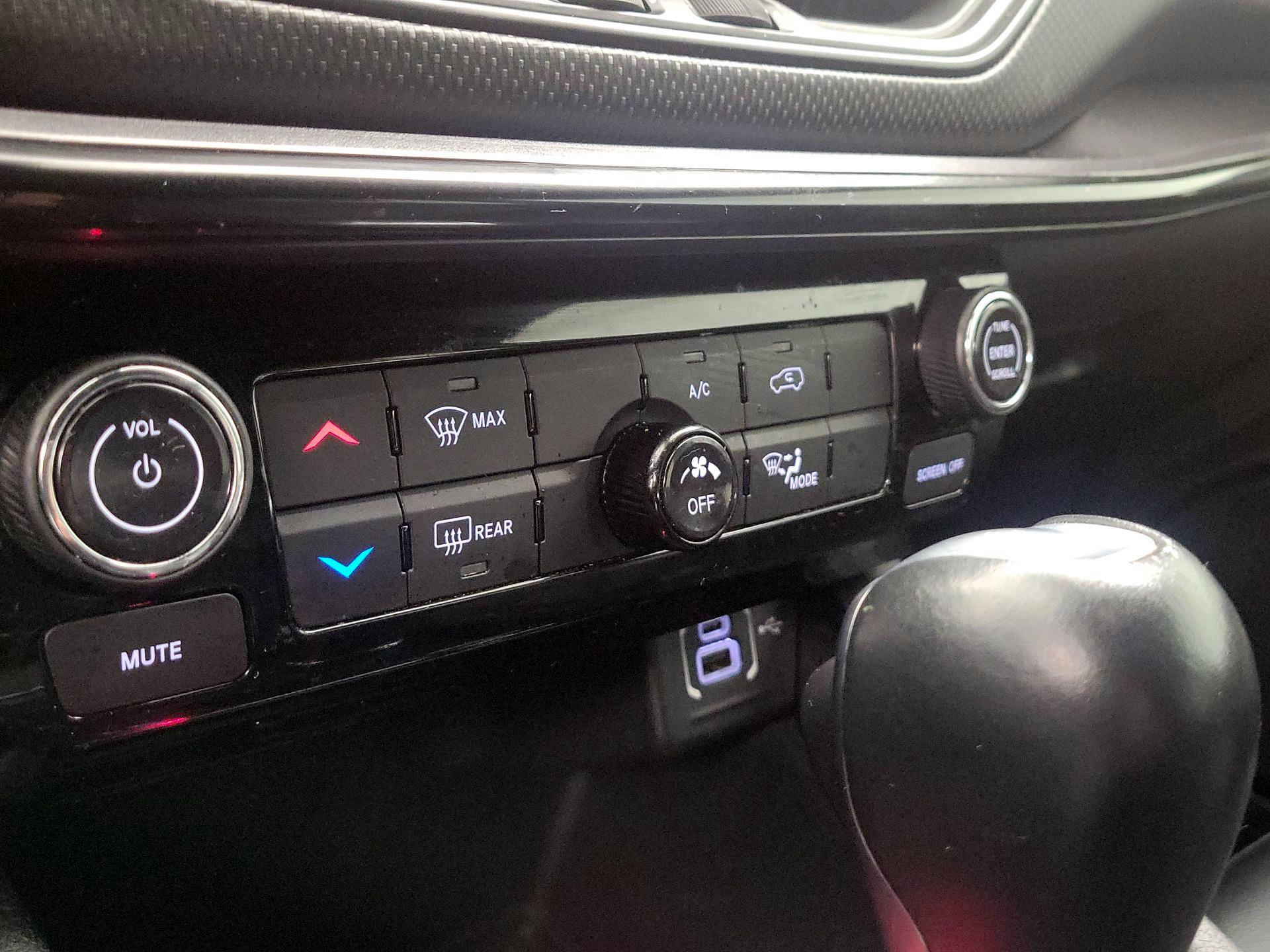 Thumbnail: 2022 Jeep Compass - 16