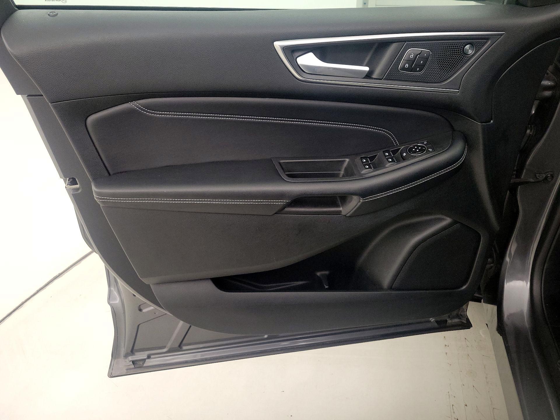 Thumbnail: 2023 Ford Edge - 12