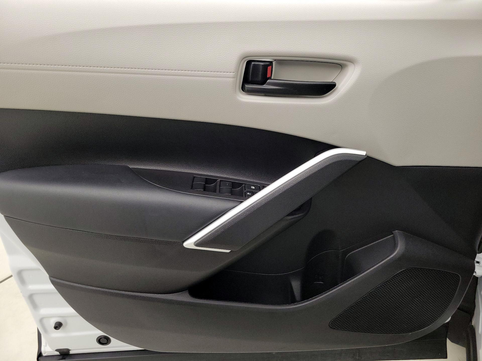 Thumbnail: 2025 Toyota Corolla Cross - 12