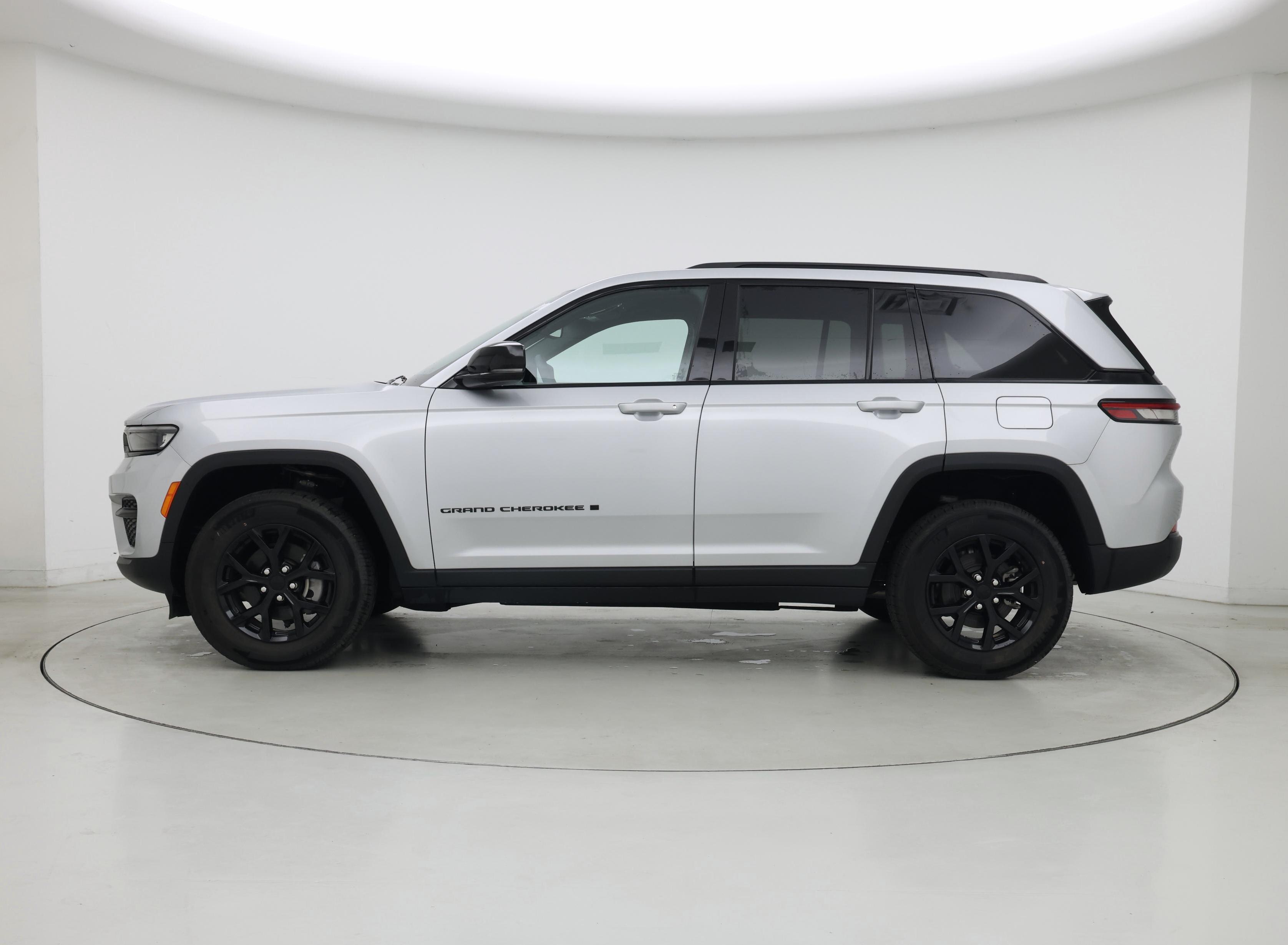 Thumbnail: 2024 Jeep Grand Cherokee - 3