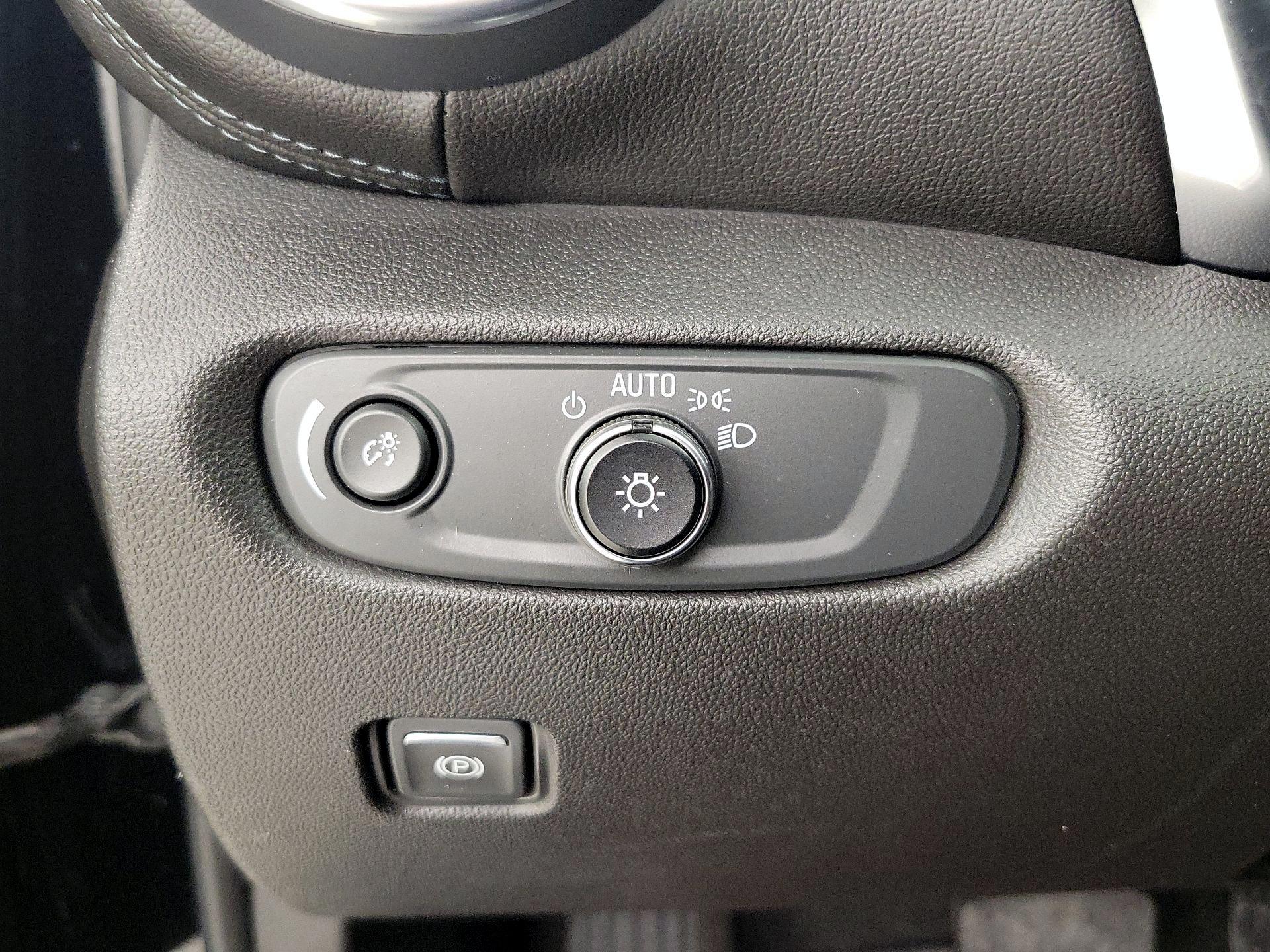 Thumbnail: 2021 Chevrolet Blazer - 13