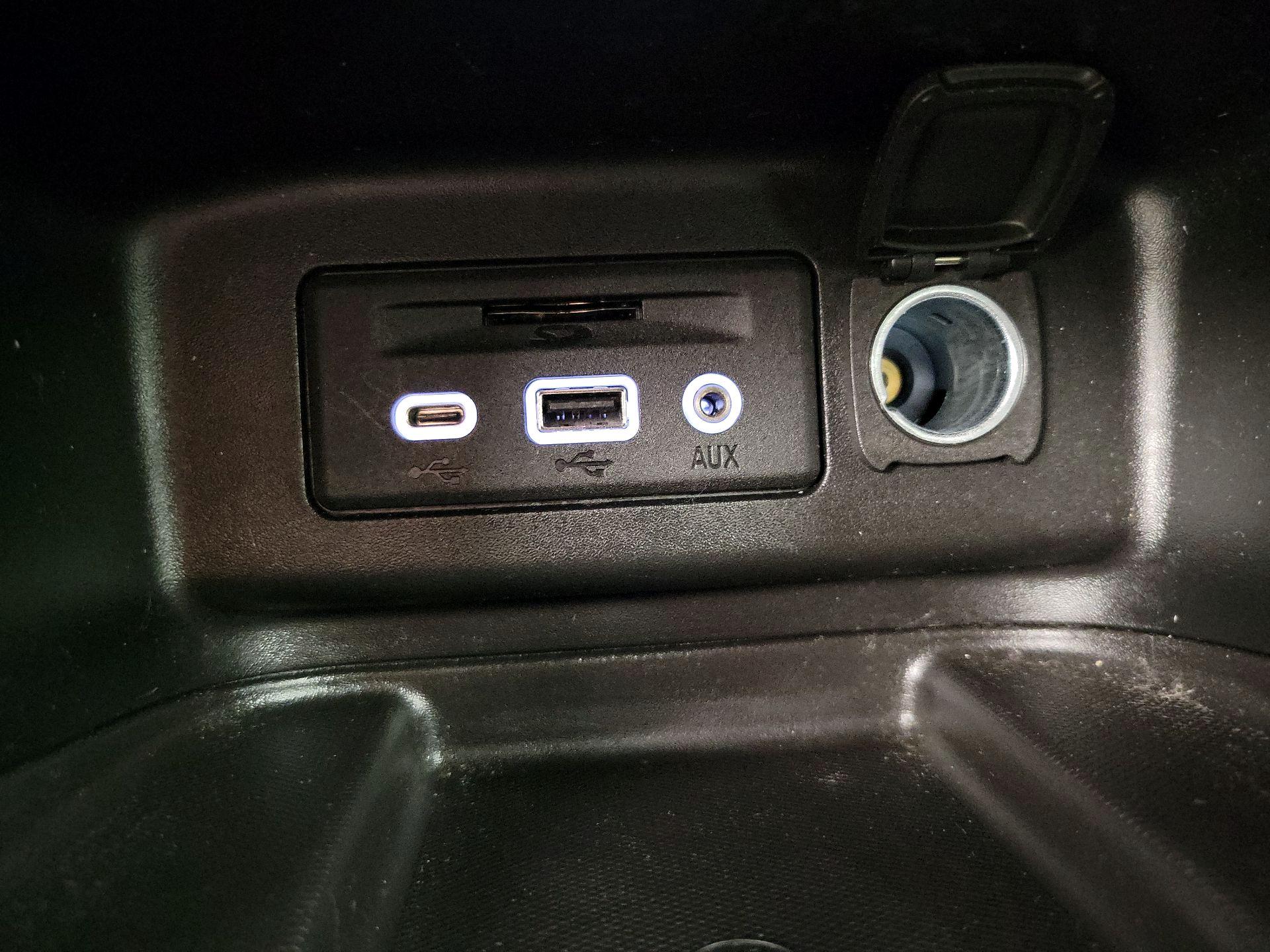 Thumbnail: 2020 Chevrolet Equinox - 18