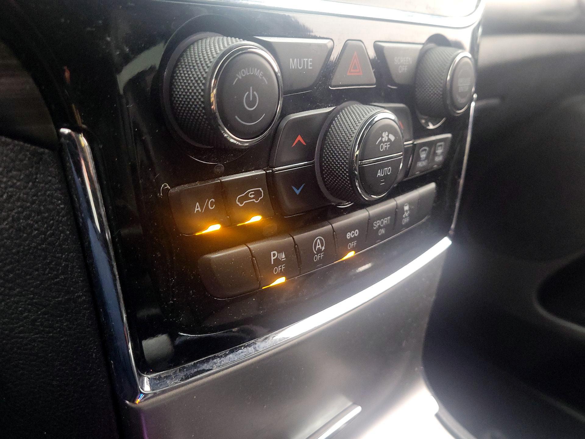 Thumbnail: 2020 Jeep Grand Cherokee - 17