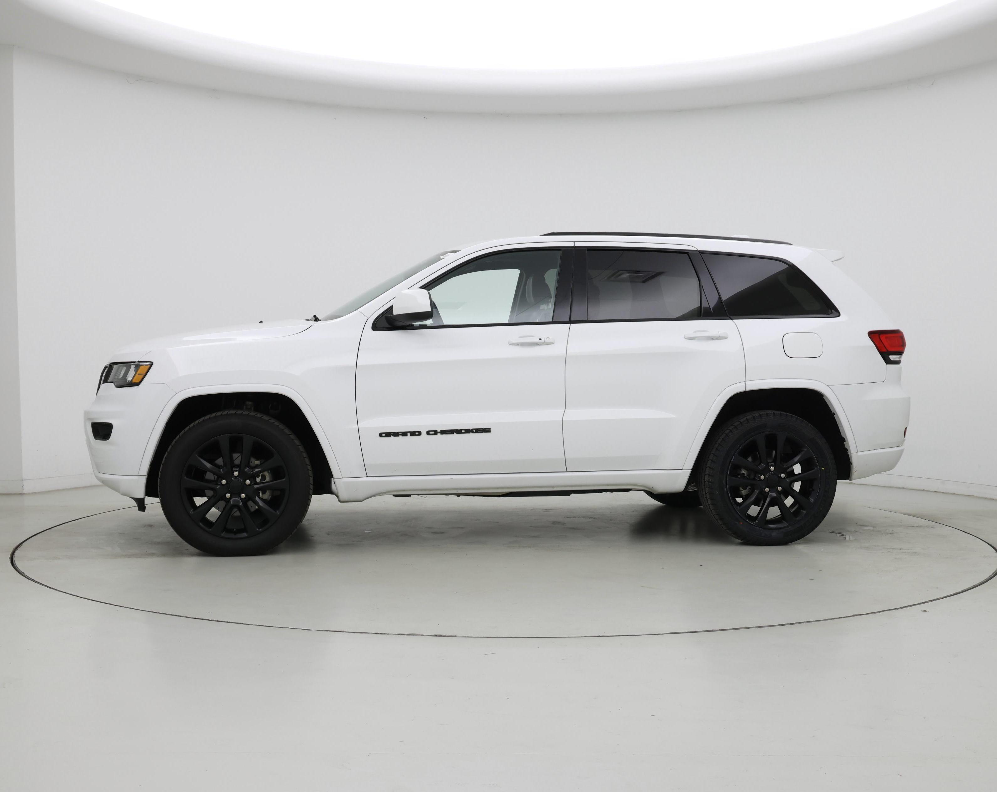 Thumbnail: 2020 Jeep Grand Cherokee - 3