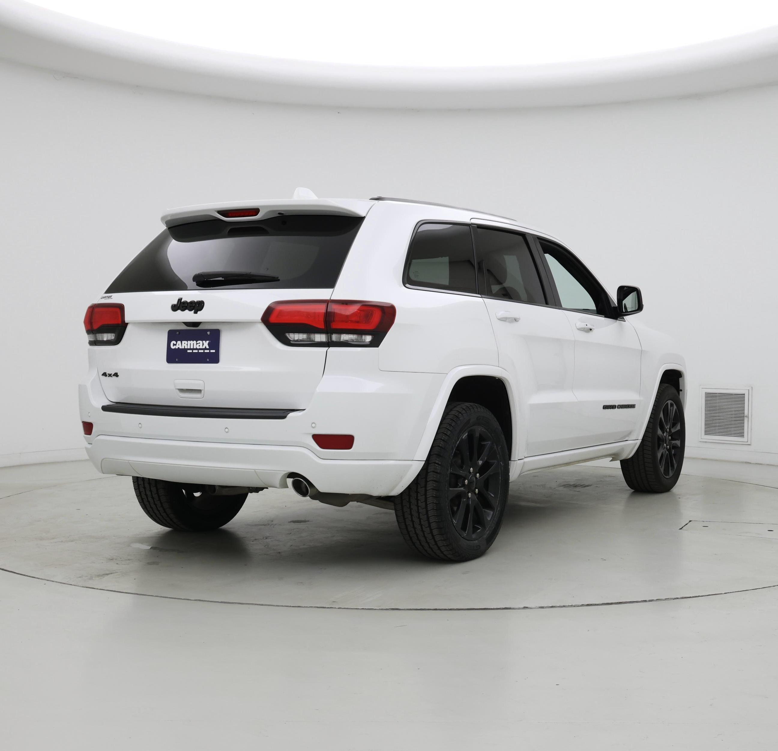 Thumbnail: 2020 Jeep Grand Cherokee - 8
