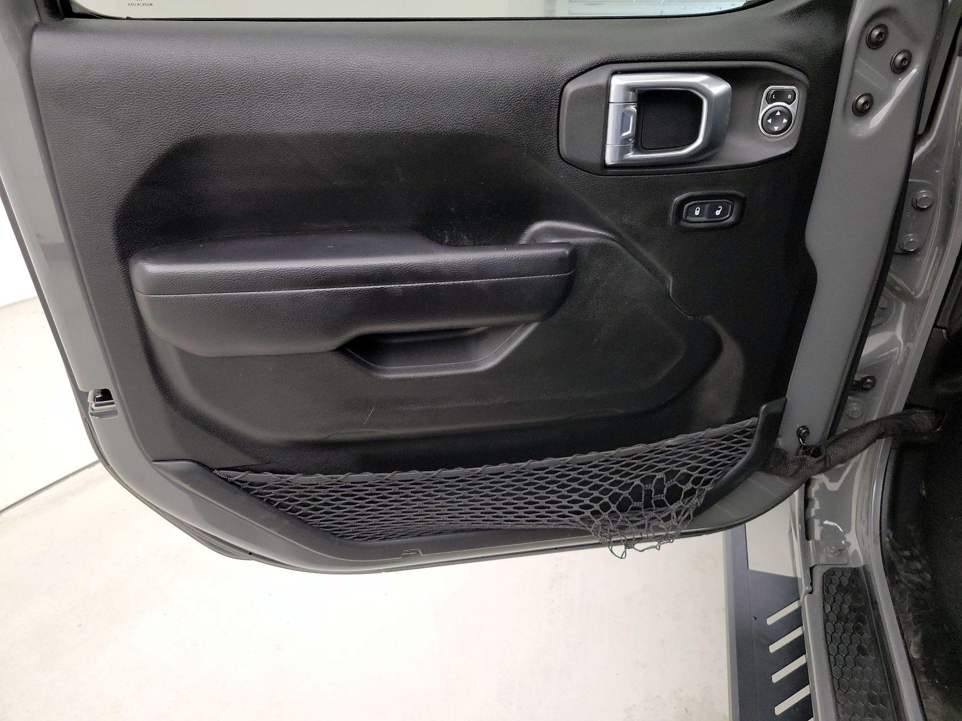 Thumbnail: 2021 Jeep Gladiator - 12