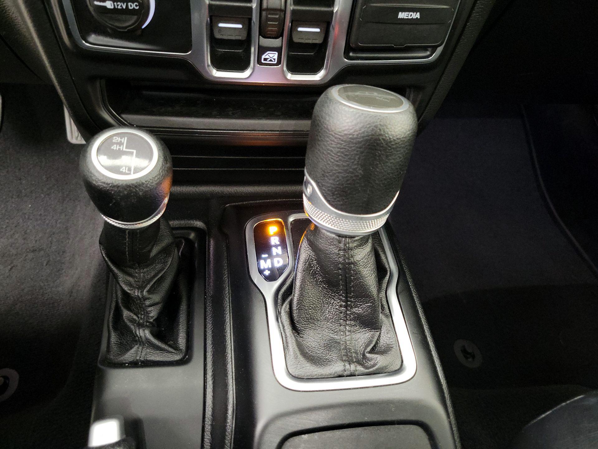 Thumbnail: 2021 Jeep Gladiator - 17