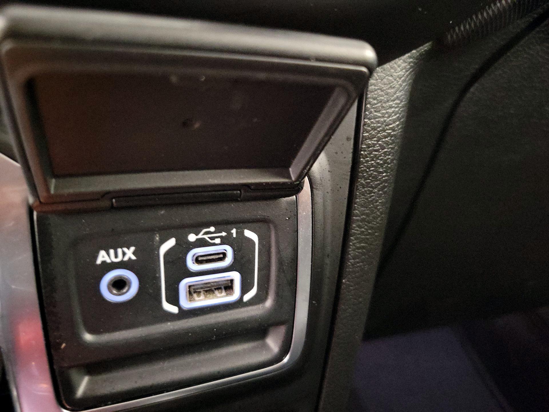 Thumbnail: 2021 Jeep Gladiator - 18